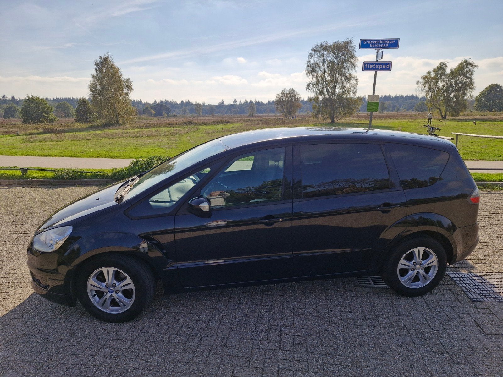 Fijne betrouwbare stoere Ford S-Max 2.0 Youngtimer zwart 16V, Auto's, Voorwielaandrijving, 145 pk, Stof, Zwart