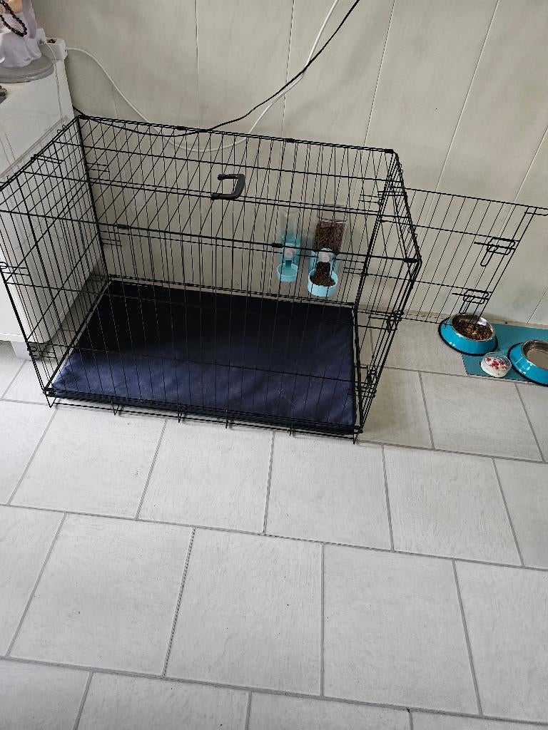 Diverse oa Honden bench xl 91x56x63 cm incl mat, Ophalen of Verzenden, Zo goed als nieuw