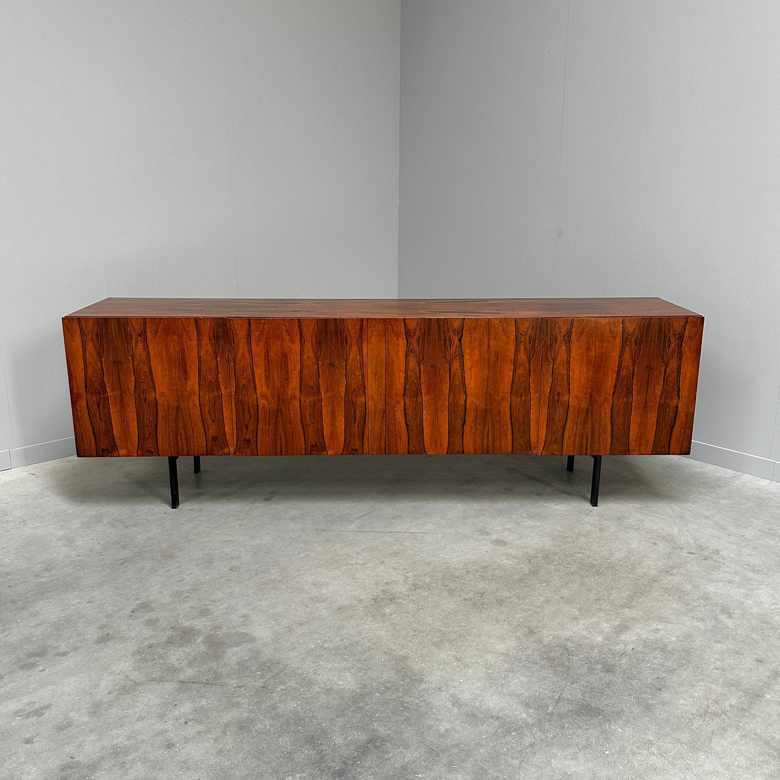 Vintage dressoir sideboard palissander jaren 60 70 design, Antiek en Kunst, Ophalen