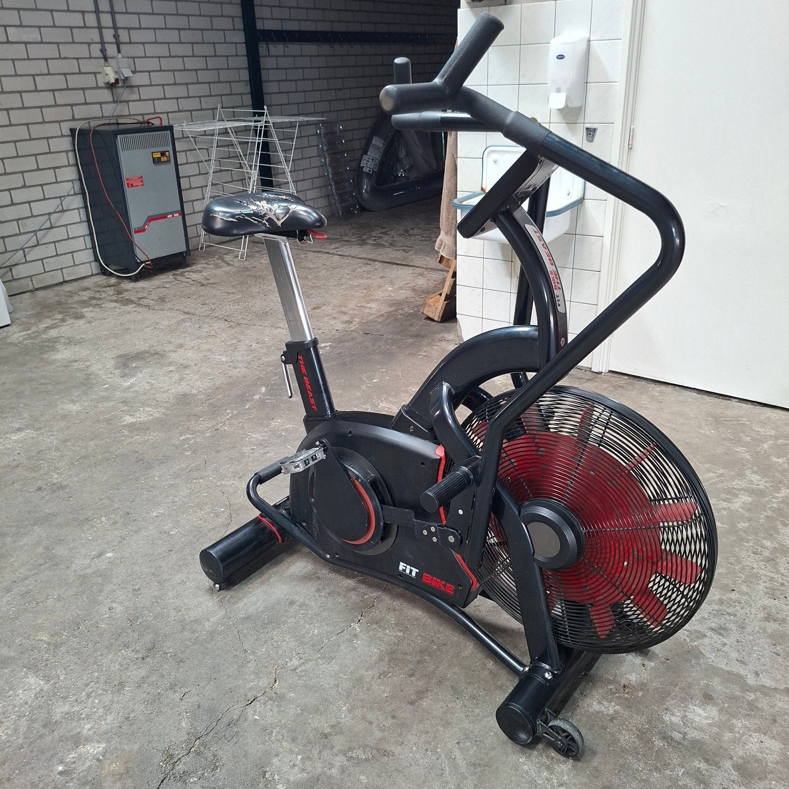 Fit bike HIIT Airbike The Beast, Ophalen, Zo goed als nieuw, Overige typen