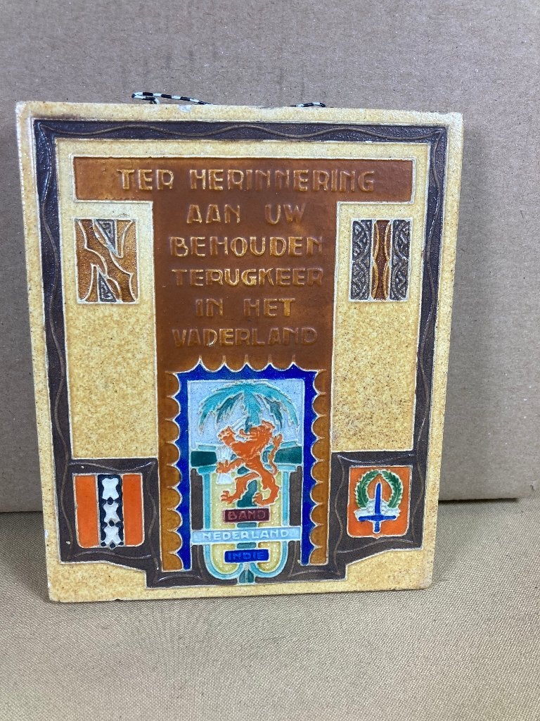 Westraven cloisonnee tegel Terugkeer uit Nederlands Indië, Antiek en Kunst, Ophalen of Verzenden
