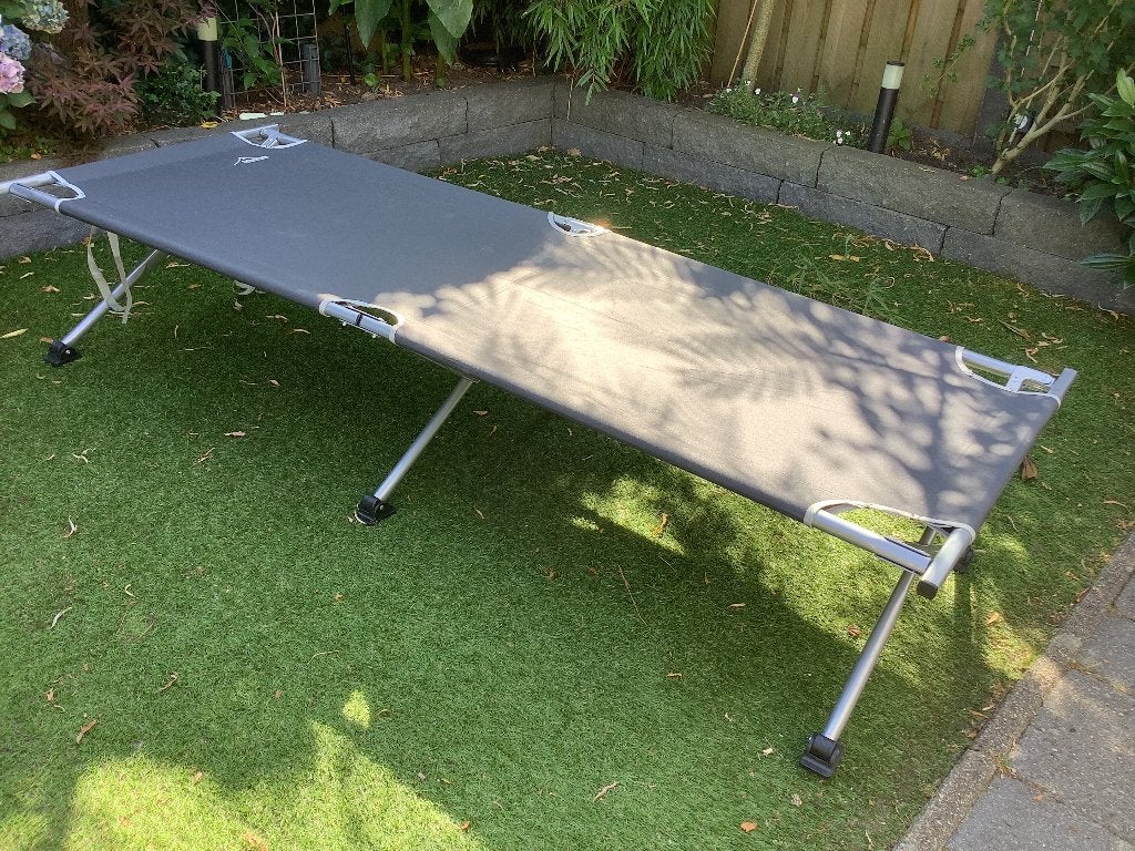 Campingbed / veldbed, Caravans en Kamperen, Ophalen, Zo goed als nieuw