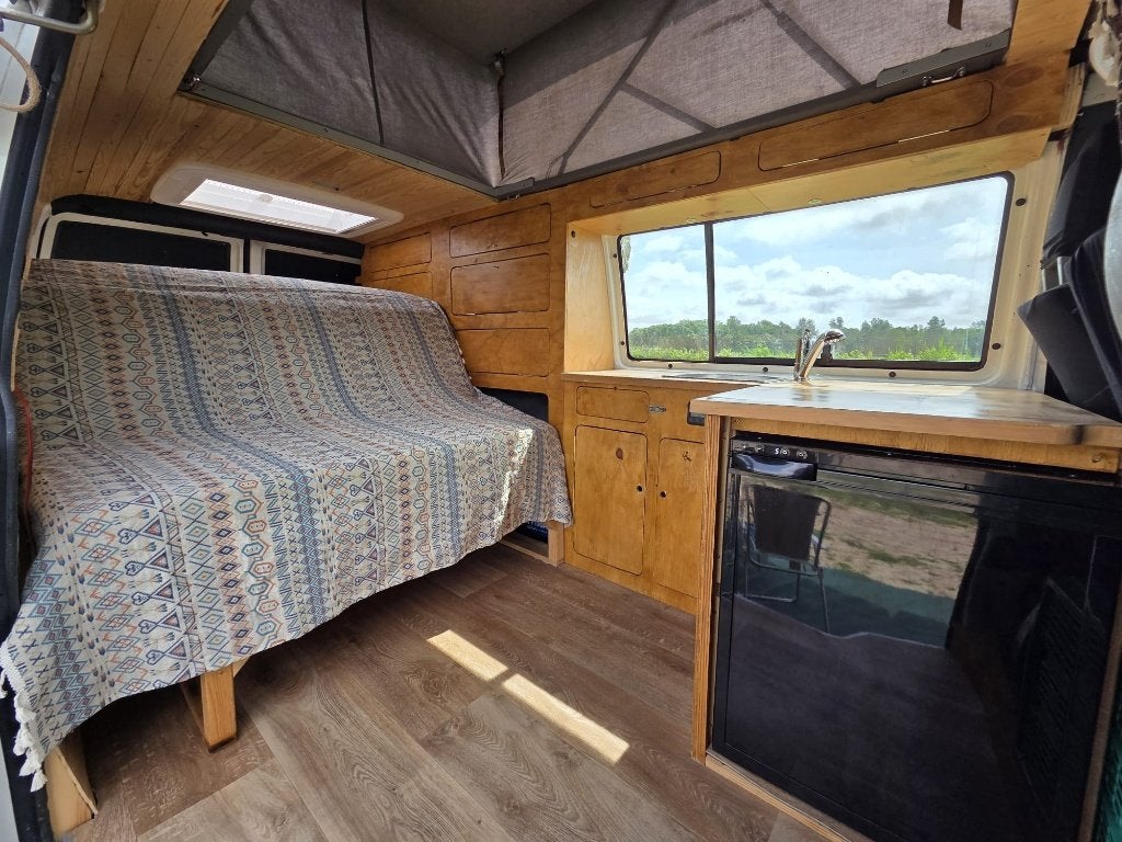 Verlengde VW T4 Camper (LWB) 2.5 TDI met hefdak in topstaat, Buscamper of Camperbus, Hefdak, Volkswagen, Tot en met 2