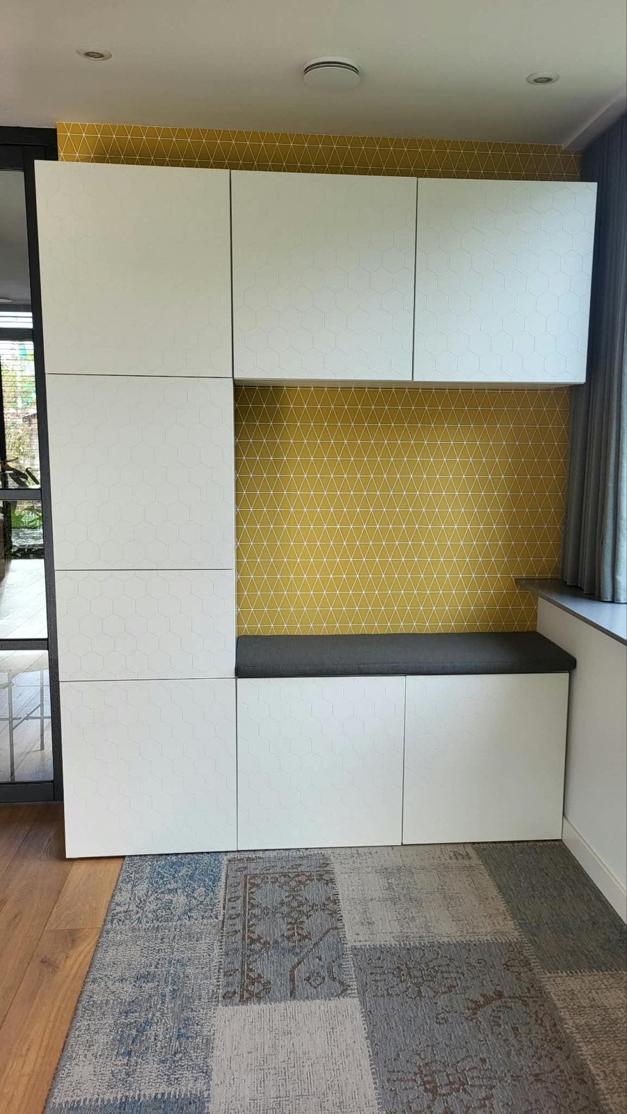 Ikea Besta kast met zitkussen en softclose deuren, Ophalen, Zo goed als nieuw