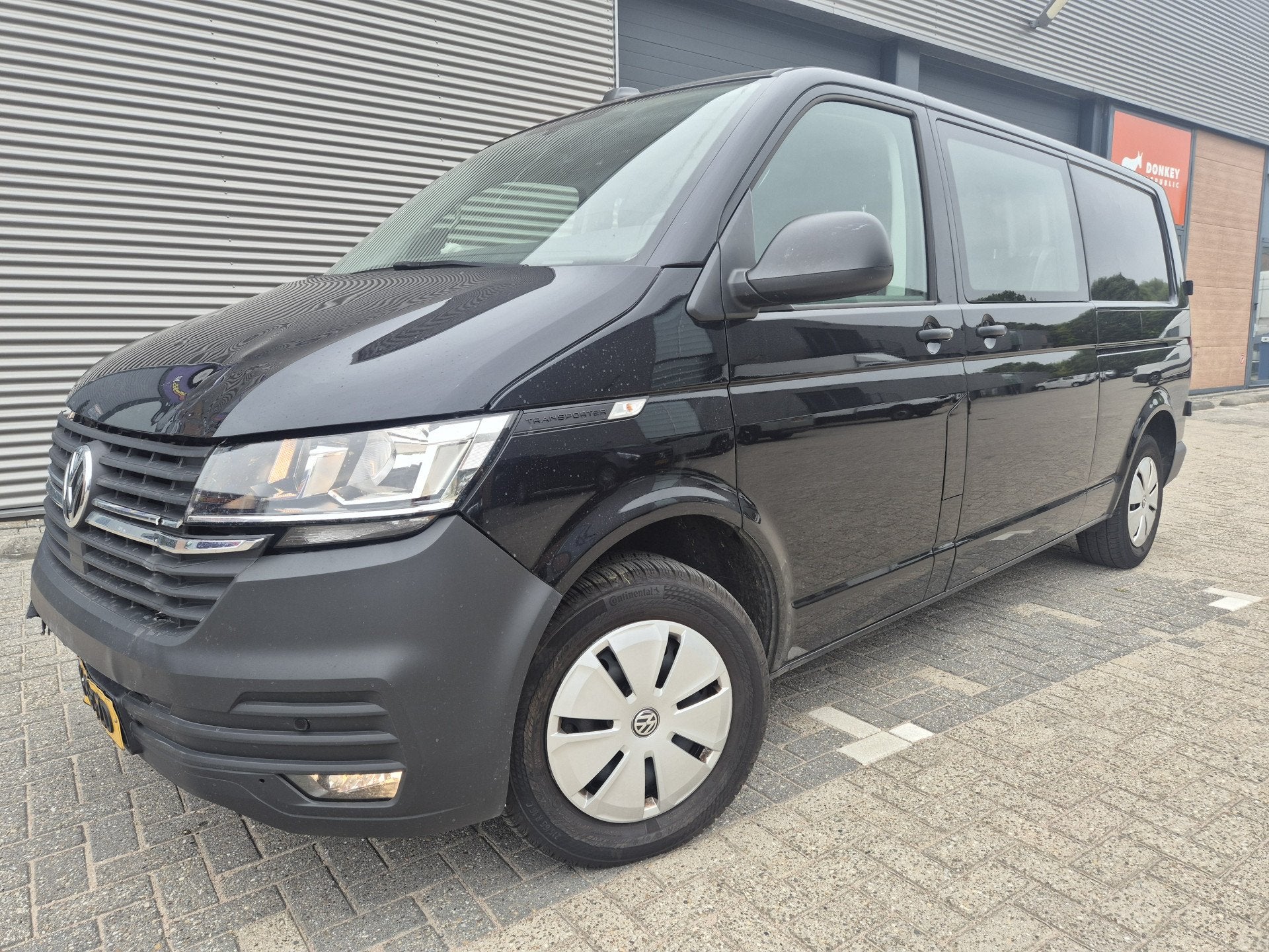 Volkswagen Transporter 2.0 TDI 150pk L2H1 30 DC lichte schad, Voorwielaandrijving, Dealer onderhouden, Stof, Euro 6