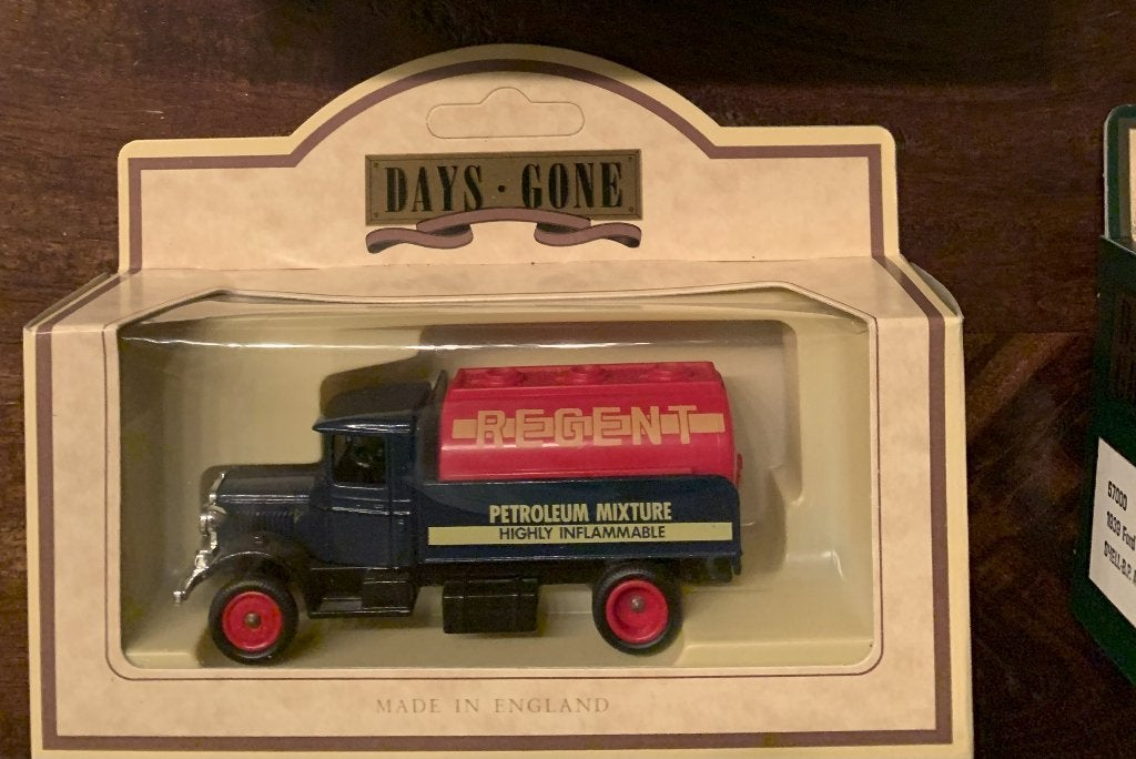 Te koop modelauto 1934 mack-motorwagen tankwagen regent oil, Verzamelen, Ophalen of Verzenden, Nieuw, Auto's