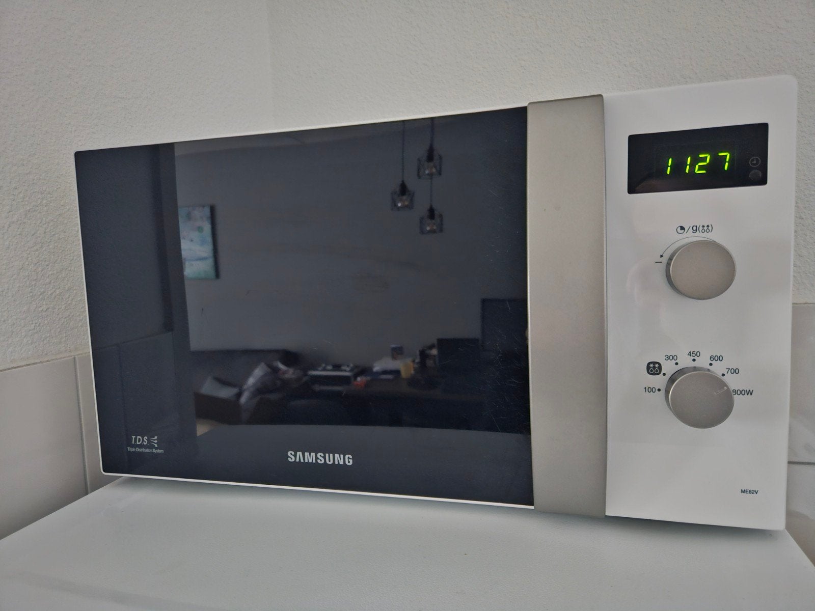 Samsung Magnetron, wit/zilver, met digitale klok/timer, Witgoed en Apparatuur, Ophalen, Gebruikt, Magnetron, Draaiplateau