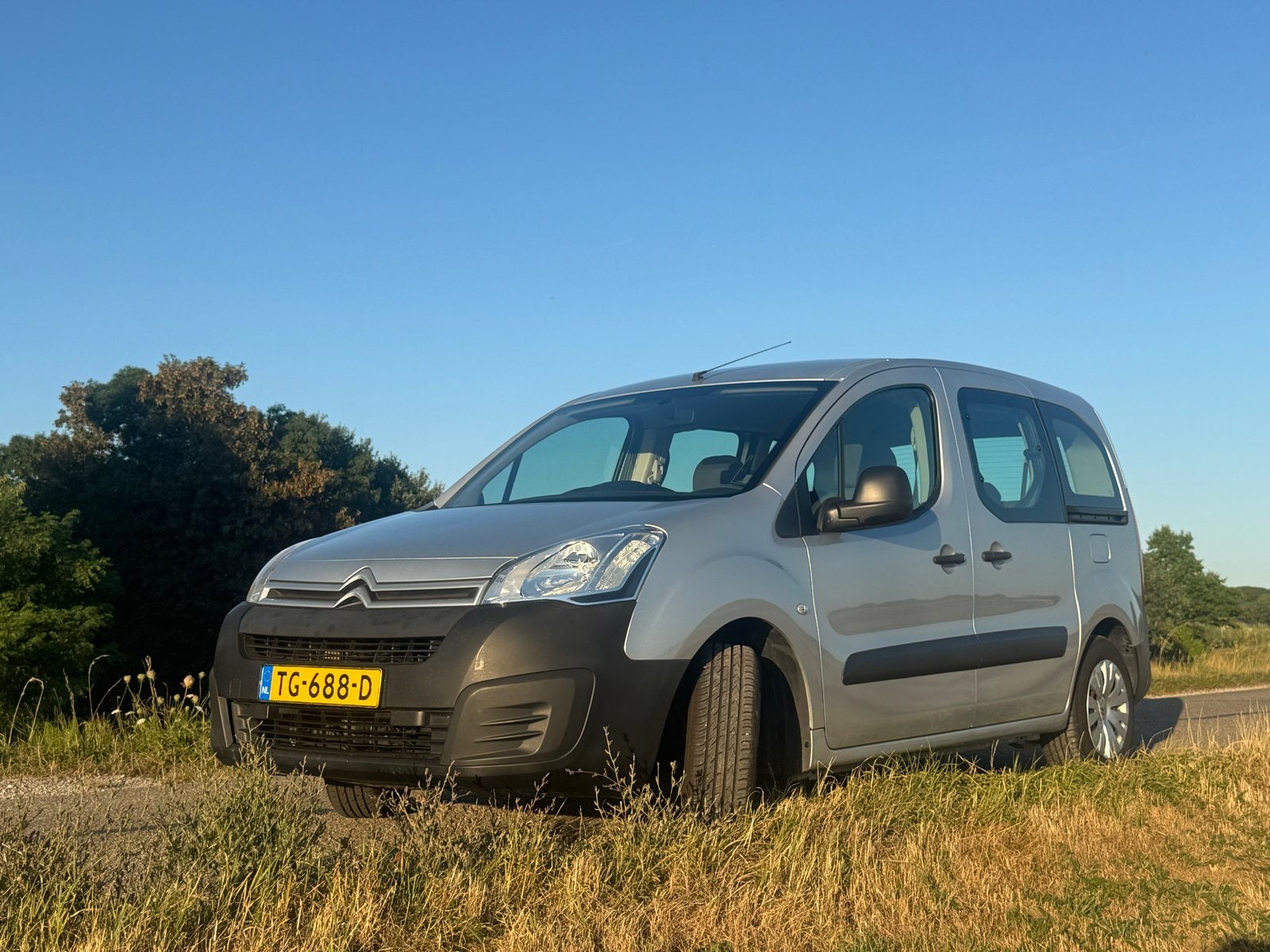 Citroën Berlingo 1.6 Hdif 55KW 2016 Grijs, Auto's, Citroën, Voorwielaandrijving, 1349 kg, Stof, 74 pk