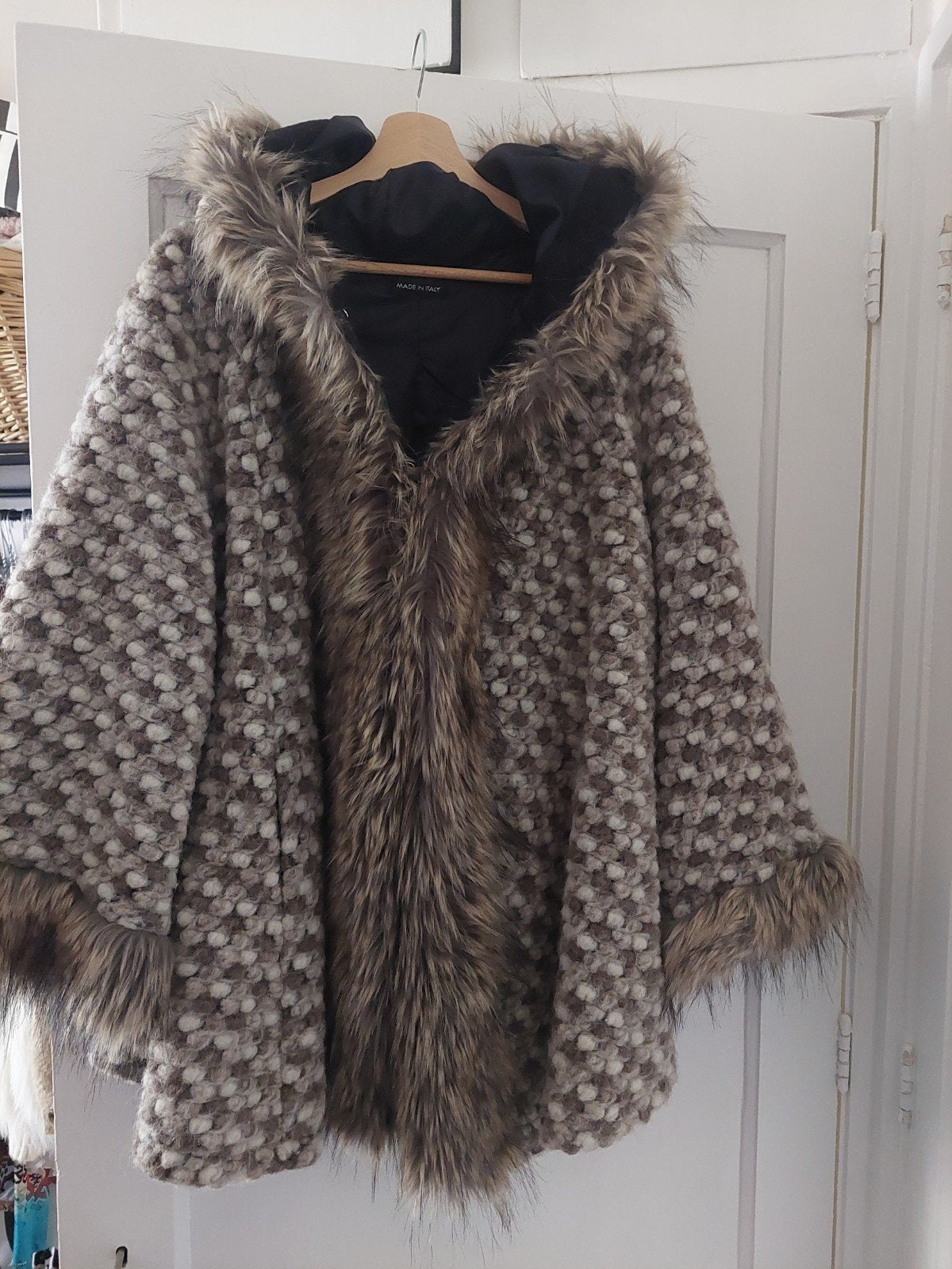 Stijlvolle Poncho met Bontdetails - Made in Italy, Made in Italy, Ophalen, Zo goed als nieuw, Beige