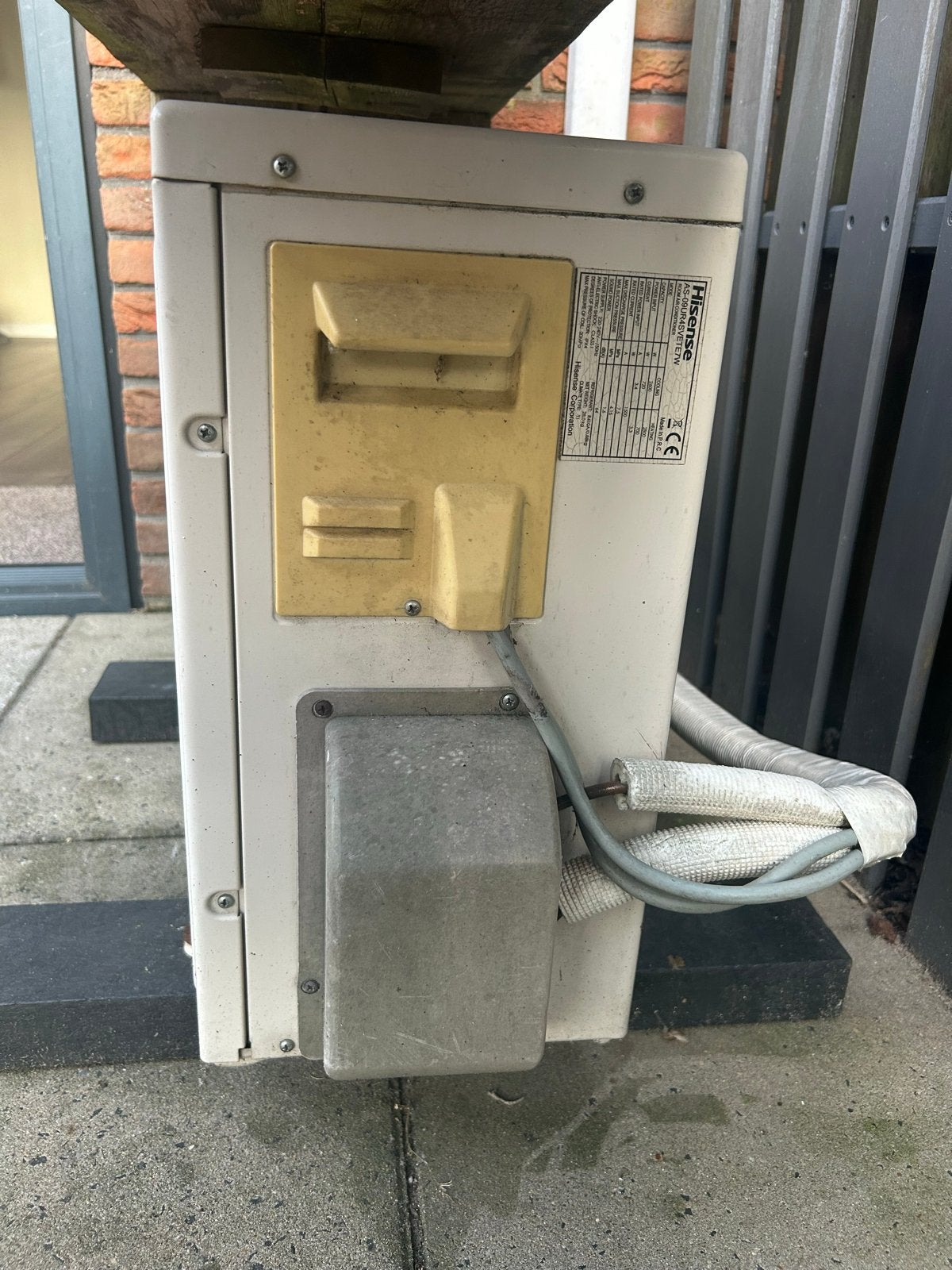 Hisense Wandairco met Afstandsbediening - Koelen en Verwarme, Ophalen, Gebruikt, Minder dan 60 m³, 3 snelheden of meer