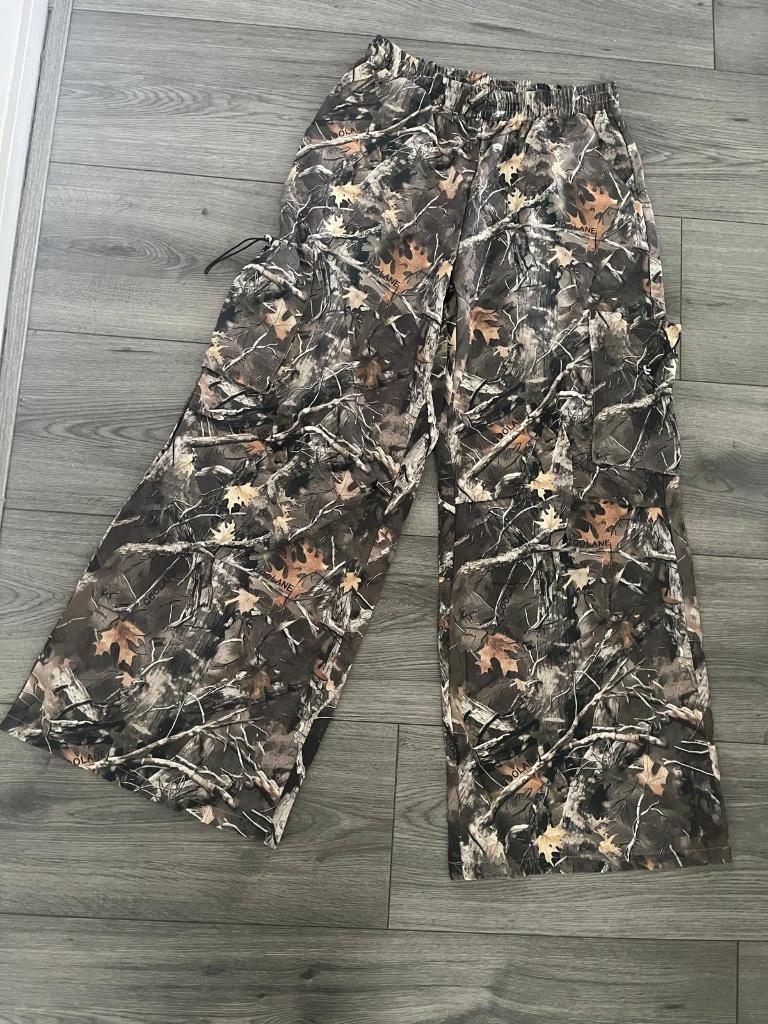 SHEIN camouflage cargo pants met trekkoord en zijzakken, Kleding | Dames, Broeken en Pantalons, Ophalen of Verzenden, Gedragen