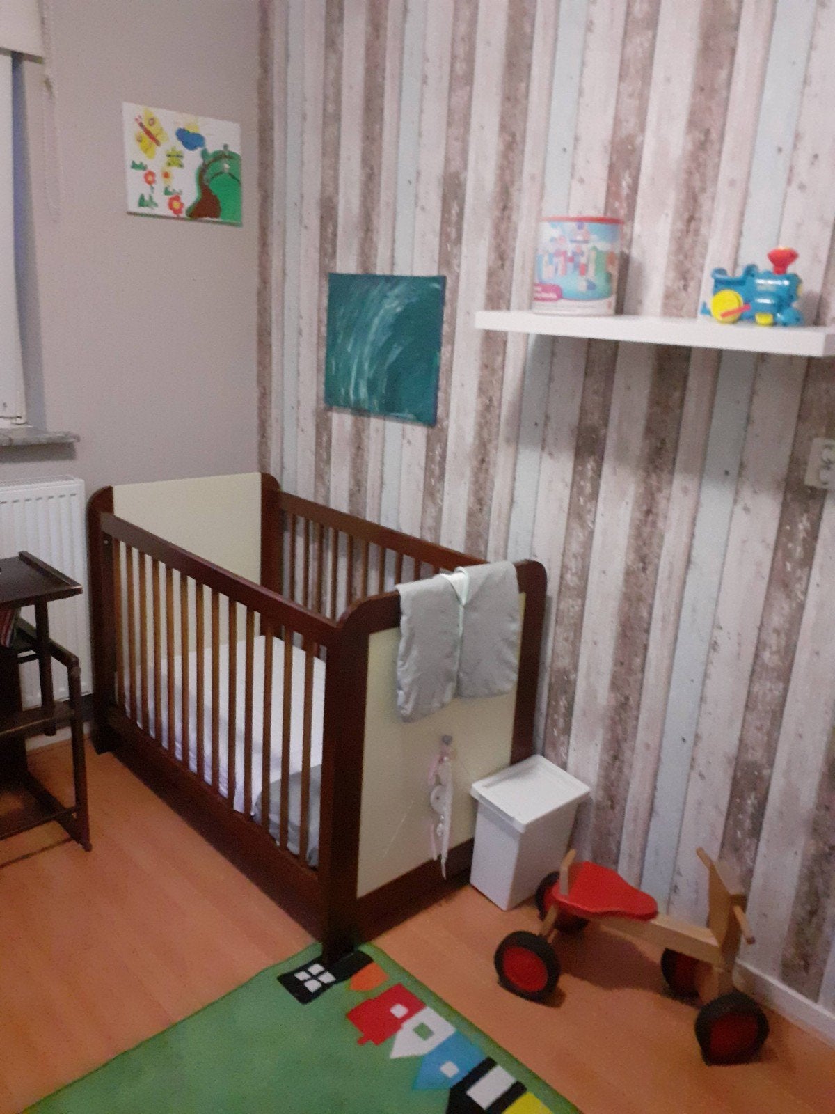 Foto 3 van babykamer meubels