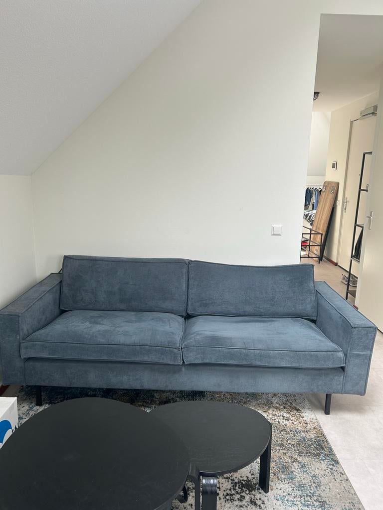 WOOOD Essentials Arwin 3-zits bank staalblauw, Huis en Inrichting, Ophalen, Driepersoons, 75 tot 100 cm, Zo goed als nieuw