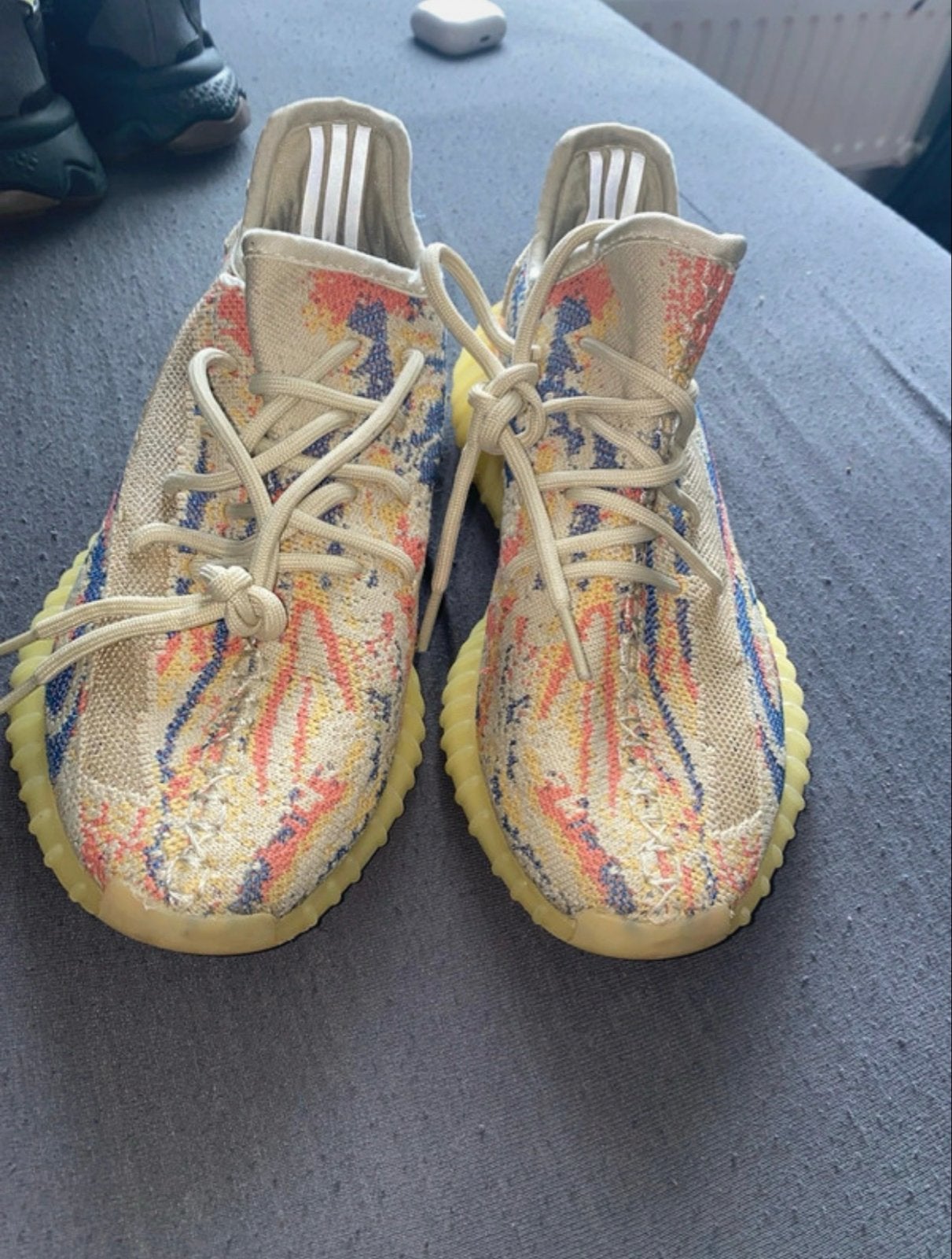 Yeezy Boost 350 V2 - Zo goed als nieuw, Kleding | Heren, Schoenen, Ophalen, Overige kleuren, Sneakers of Gympen, Zo goed als nieuw
