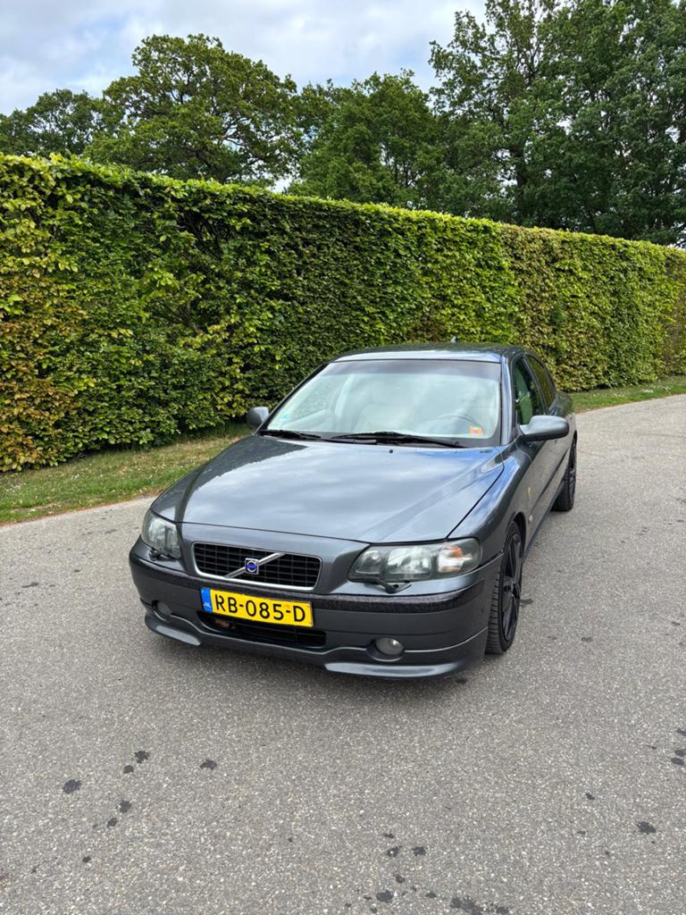 Volvo S60 2.4 T 2002 Grijs, Auto's, Volvo, Voorwielaandrijving, S60, 11 km/l, Particulier