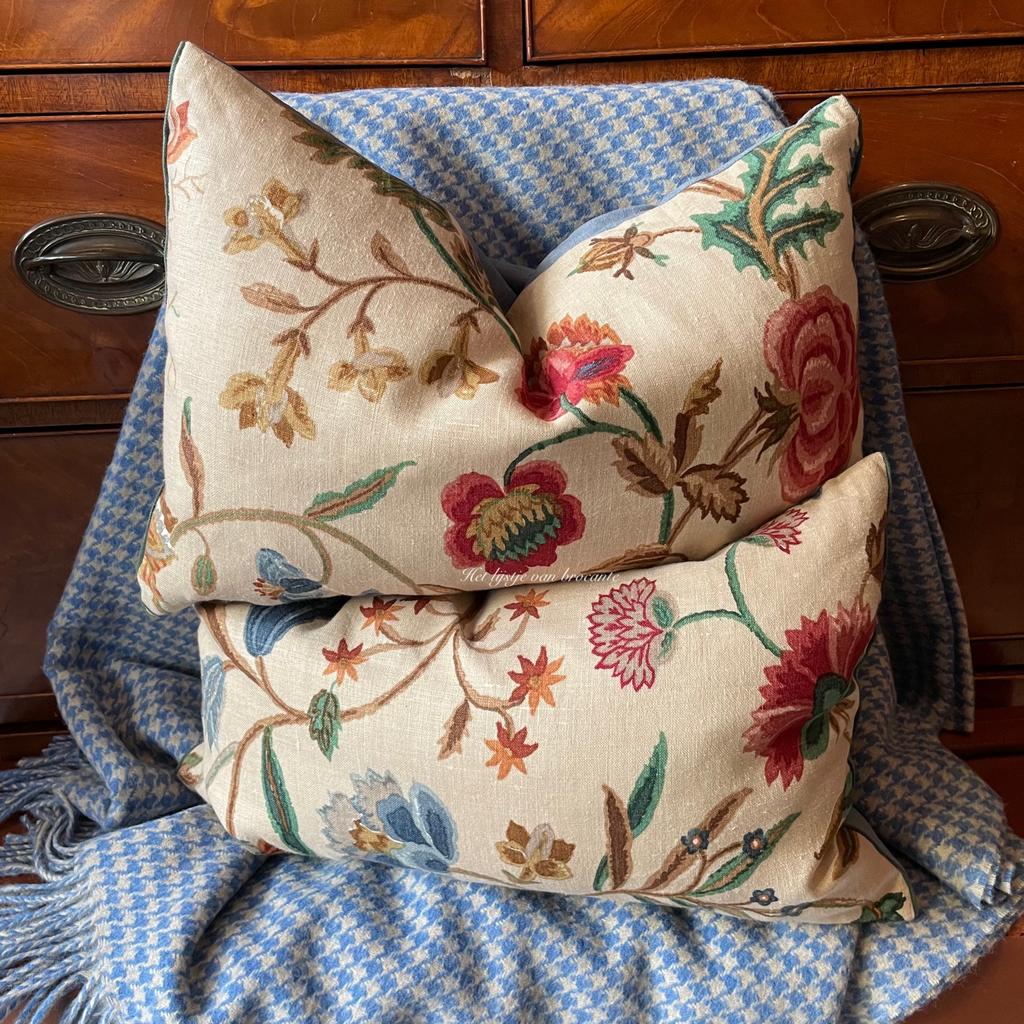 Handgemaakte woonkussen SET Jacobean flowers, Westdijk 41 3241 GT Middelharnis, Overige kleuren, Ophalen of Verzenden, Info@hetlijstjevanbrocante.nl