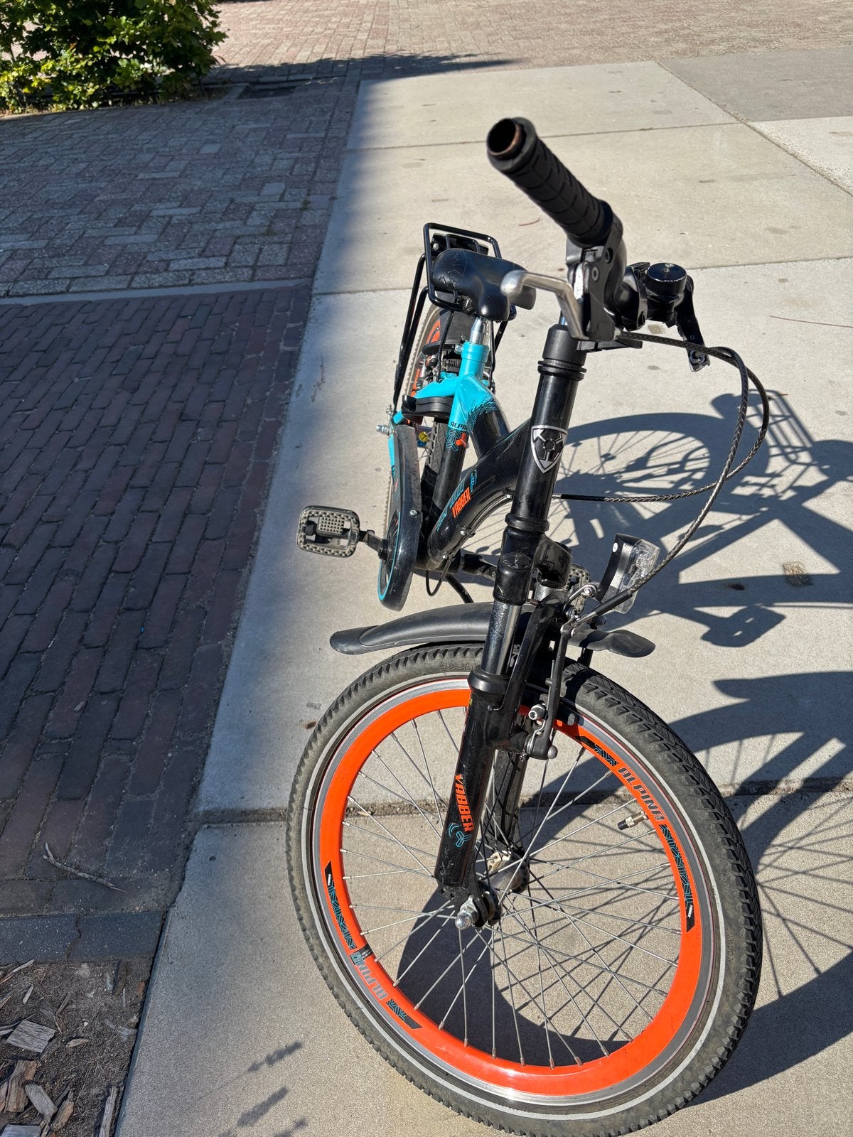 20 inch kinderfiets - Zwart/Blauw met oranje velgen, Fietsen en Brommers, Fietsen | Kinderfietsjes, Ophalen of Verzenden, Gebruikt