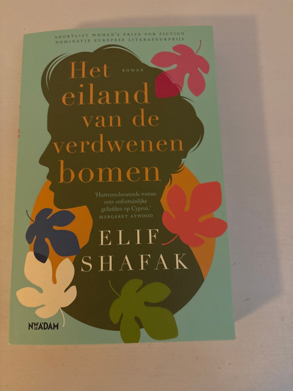 Het eiland van de verdwenen bomen - Elif Shafak, Ophalen of Verzenden, Zo goed als nieuw, Nederland
