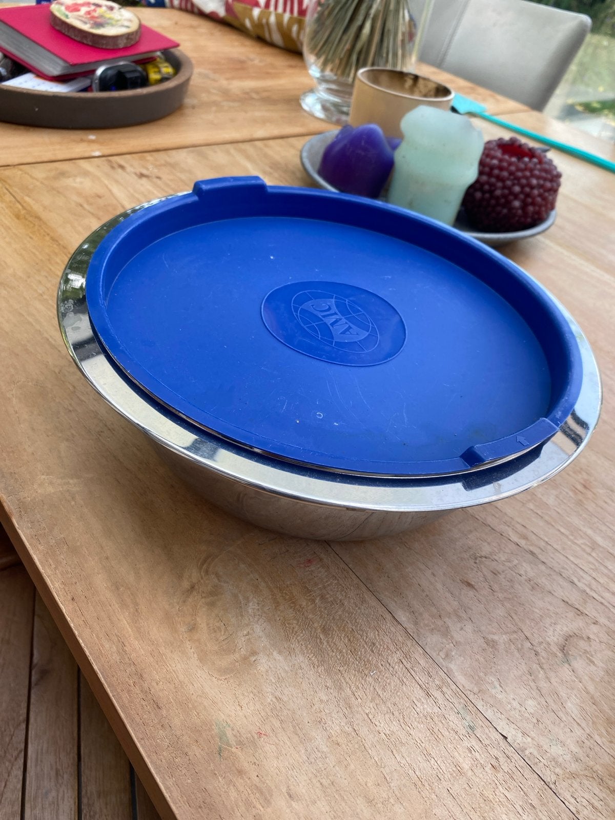Amc RVS schaal met blauw deksel - Ideaal voor bewaren, Gebruikt, Met deksel, Schaal, Rond