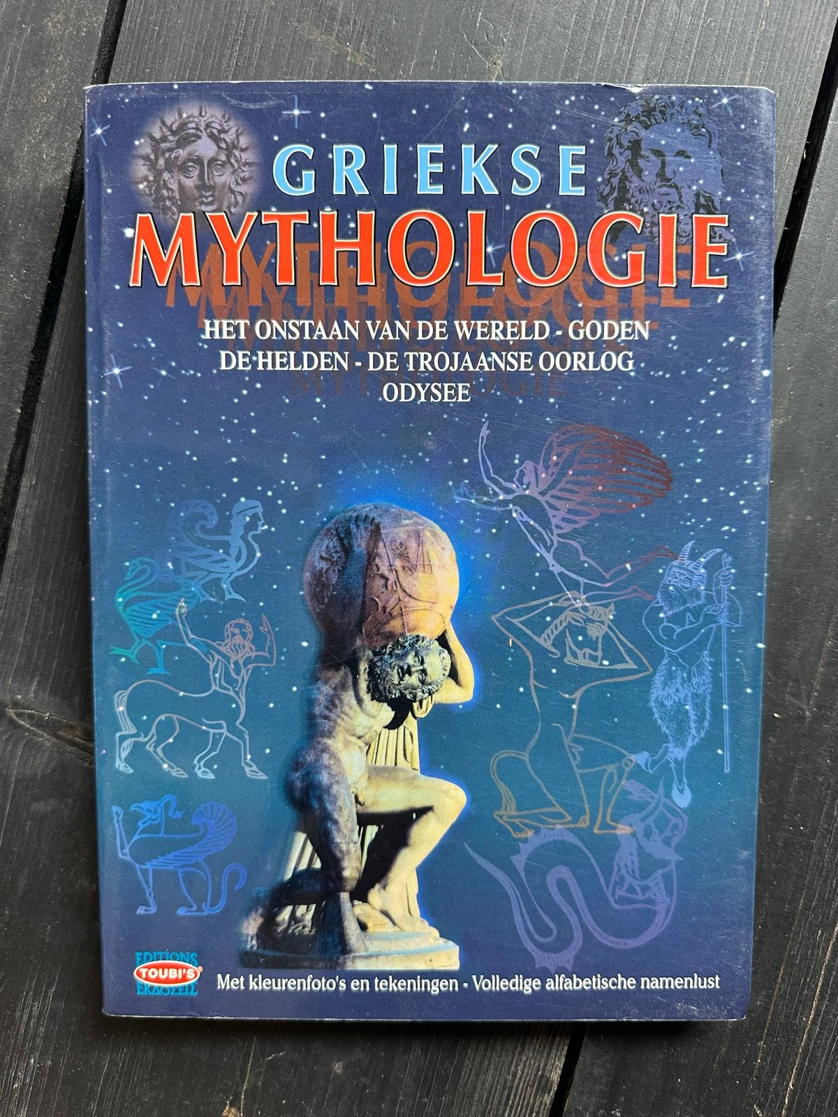 Griekse Mythologie - Het ontstaan van de wereld, Ophalen of Verzenden, Zo goed als nieuw