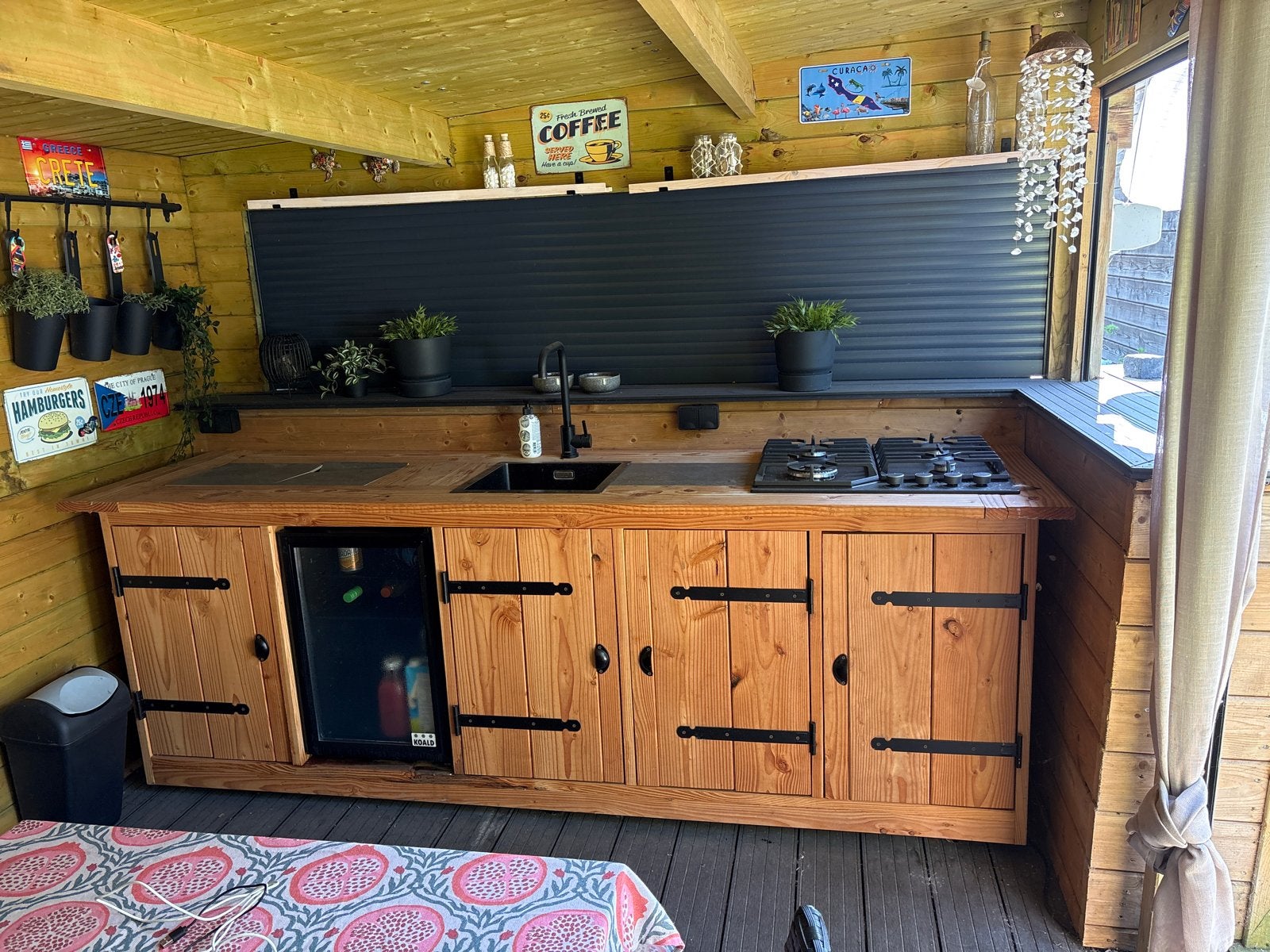 Buitenkeuken met gasfornuis, spoelbak en koelkast, Ophalen, Zo goed als nieuw, Gas, Vrijstaand