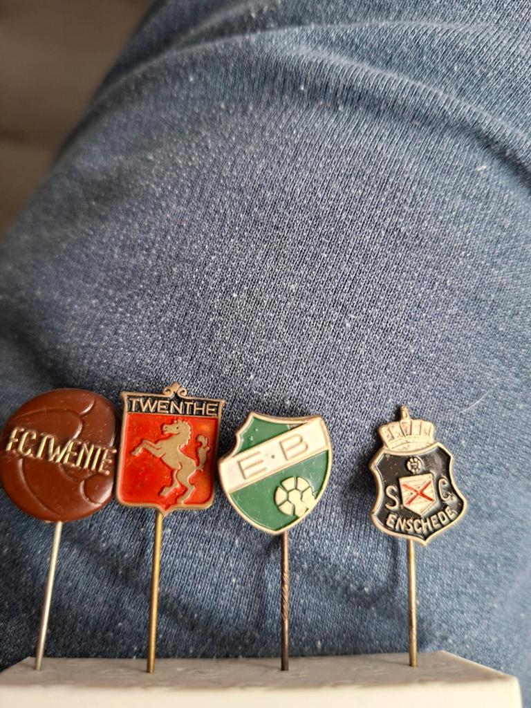Speldjes FC Twente, Verzamelen, Speldjes, Pins en Buttons, Ophalen of Verzenden, Zo goed als nieuw, Overige onderwerpen