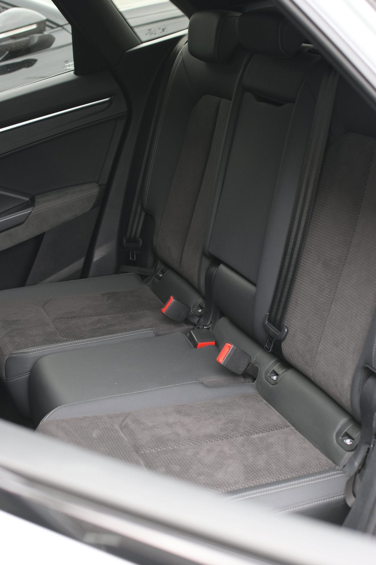 Foto 40 van Audi Q3 40 TFSI Quattro S-Line *Pano*360 Camera*Keyless*Trek