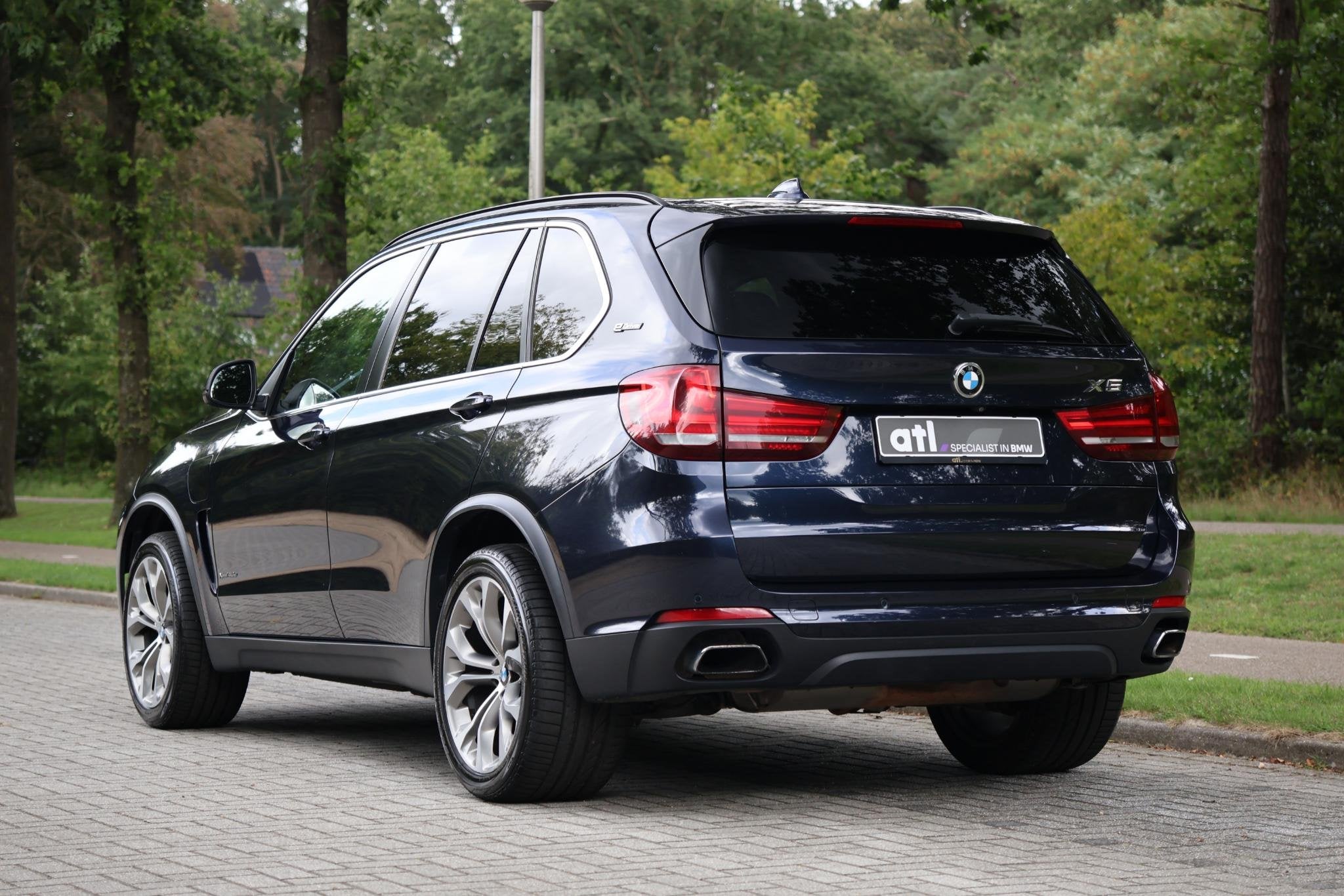 BMW X5 xDrive40e iPerformance Leder | H&K | HUD | Adap Cruis, Gebruikt, 4 cilinders, Zwart, Bedrijf