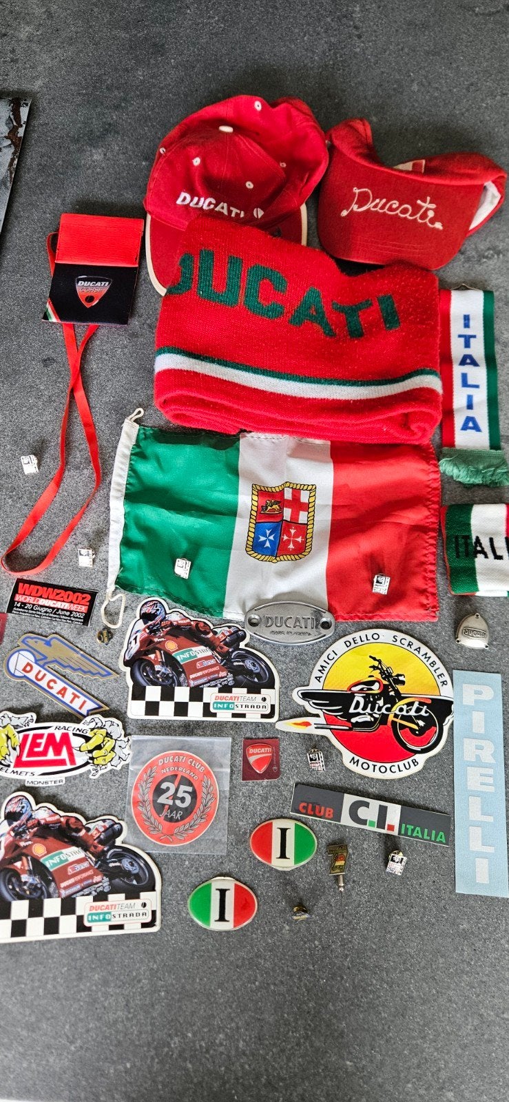 Ducati en Italia pakket: Stickers, Sjaal, Polsband ,posters, Ophalen of Verzenden, Zo goed als nieuw, Motoren