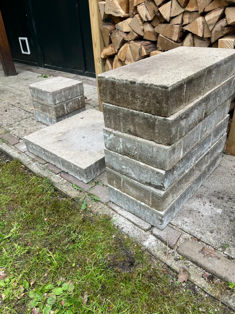 Tegels 8cm dik, 13 m2 in totaal gratis af te halen, Tuin en Terras, Tegels en Klinkers, Ophalen of Verzenden, Zo goed als nieuw