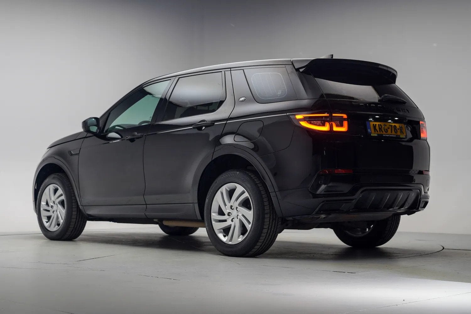 Land Rover Discovery Sport P300e 1.5 R-Dynamic S [ Cruise co, 309 pk, Discovery Sport, Zwart, Bedrijf