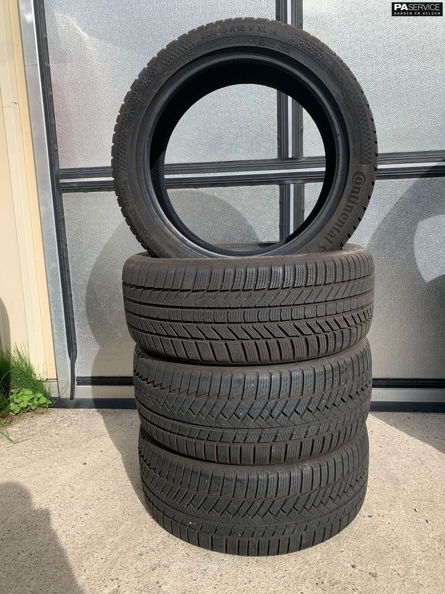 4x Continental 235 45 18 Winterbanden met 7.8 en 7.4 mm