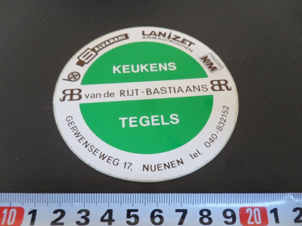 sticker Nuenen van de Rijt - Bastiaans Keukens Tegels, Ophalen, Zo goed als nieuw