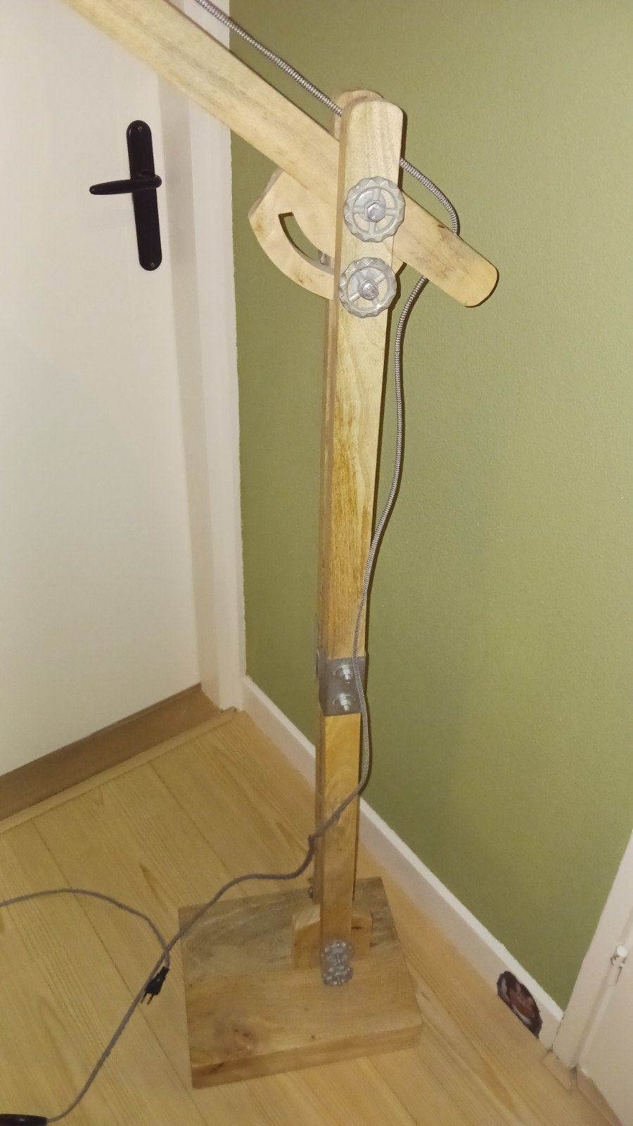 Retro landelijke mangohouten vloerlamp, Huis en Inrichting, Lampen | Vloerlampen, Ophalen, Zo goed als nieuw, 150 tot 200 cm