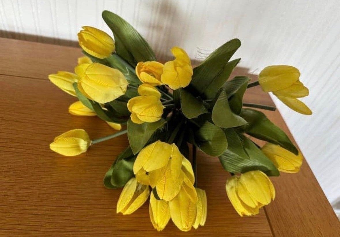 Prachtige bosjes gele kunsttulpen, Huis en Inrichting, Ophalen of Verzenden, Nieuw, Geel, Kunststof