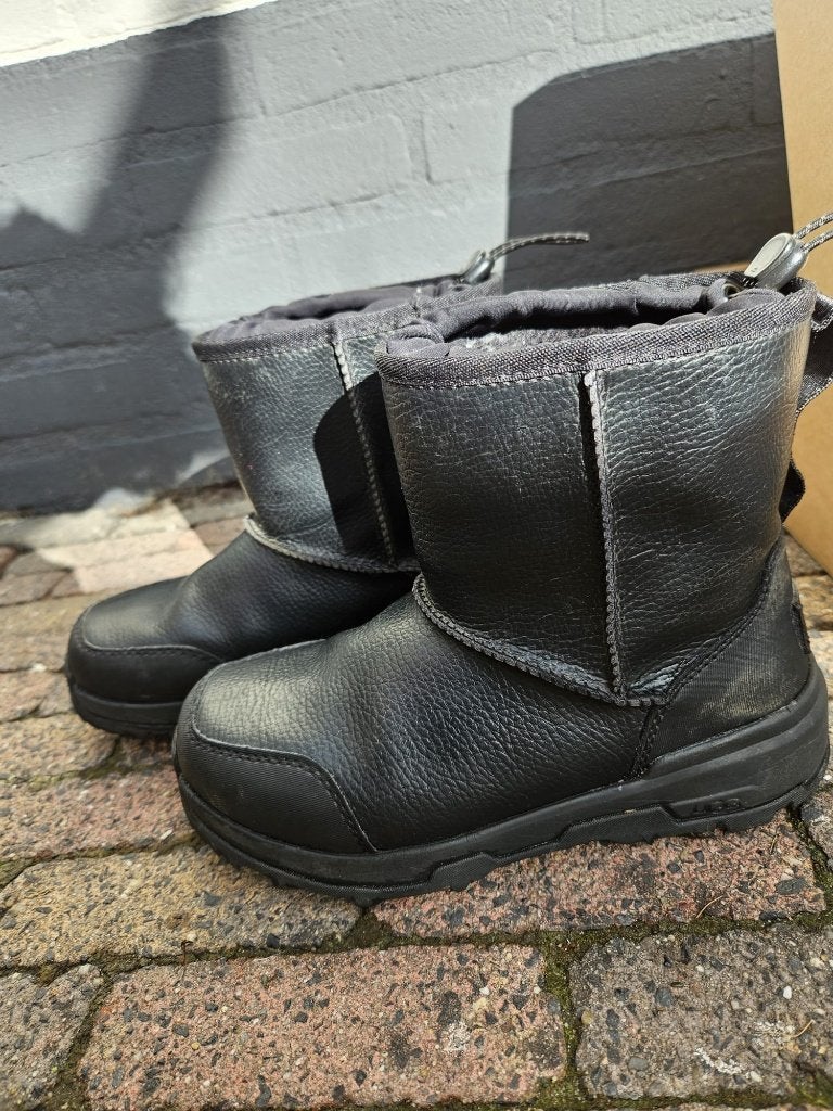Ugg maat 33,5, Kinderen en Baby's, Gebruikt, UGG, Jongen of Meisje, Ophalen of Verzenden