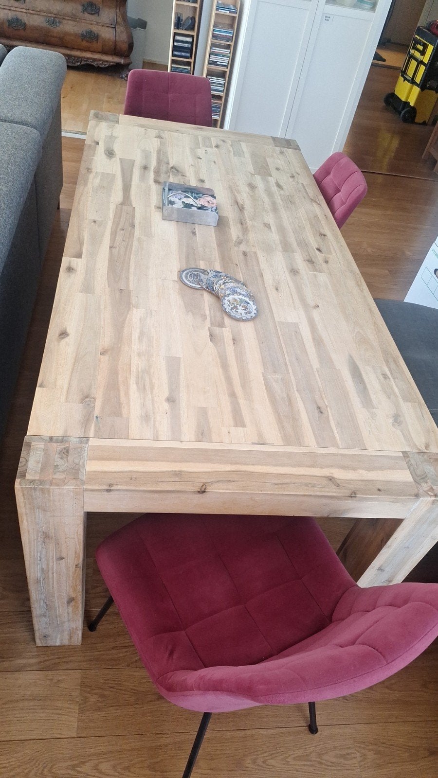 Robuuste houten eettafel - 190x90x73 cm, Ophalen, 50 tot 100 cm, 150 tot 200 cm, Vier personen