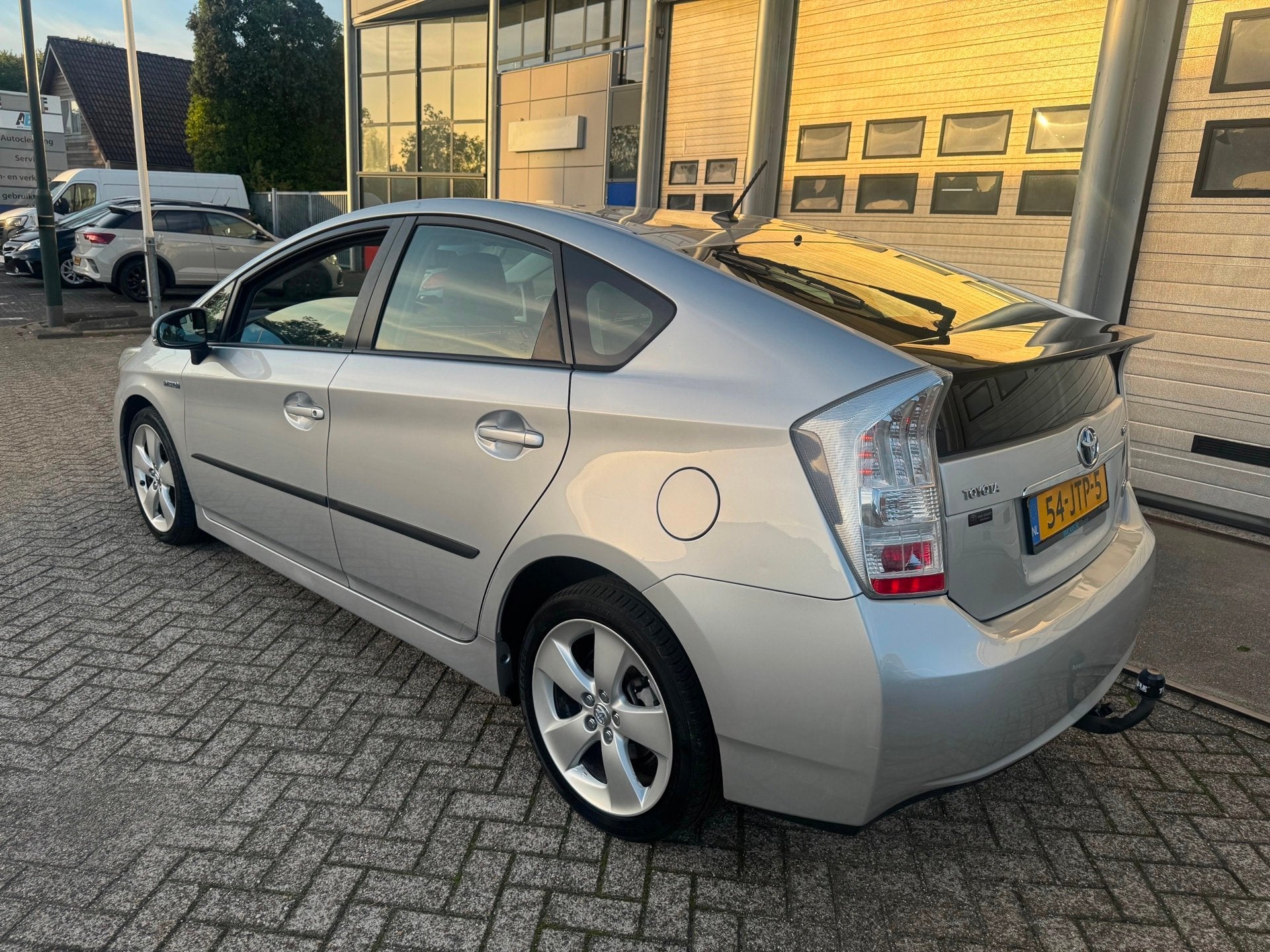 Toyota Prius 1.8 Dynamic Navigatie,Cruise control, Camera, Auto's, Gebruikt, 4 cilinders, Origineel Nederlands, Bedrijf