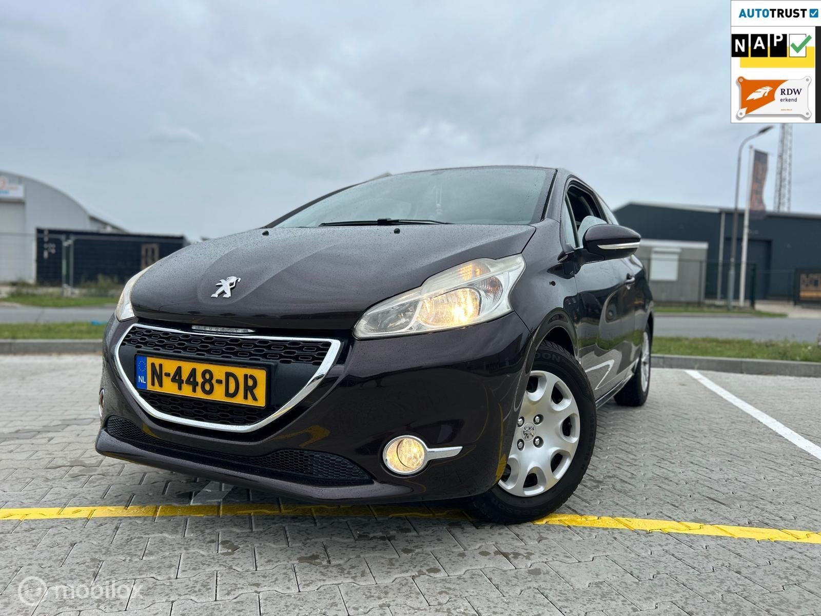 Peugeot 208 1.4 VTi Access|APK|CRUISE CONTR|AIRCO|, Auto's, Voorwielaandrijving, Euro 5, Electronic Stability Program (ESP), Bruin
