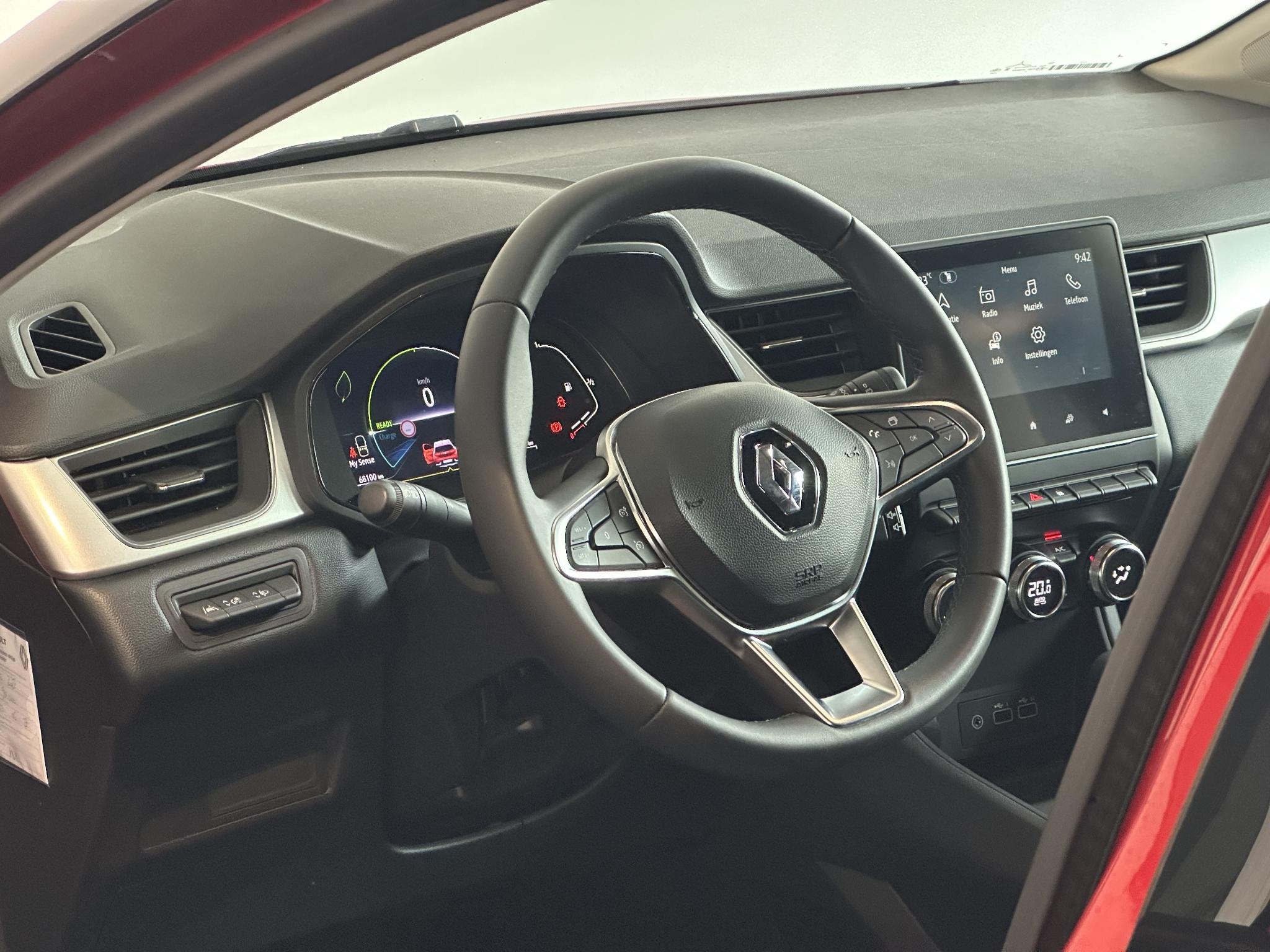 Renault Captur 1.6 E-Tech full hybrid 145 techno TREKHAAK |, Gebruikt, Leder en Stof, Origineel Nederlands, Bedrijf