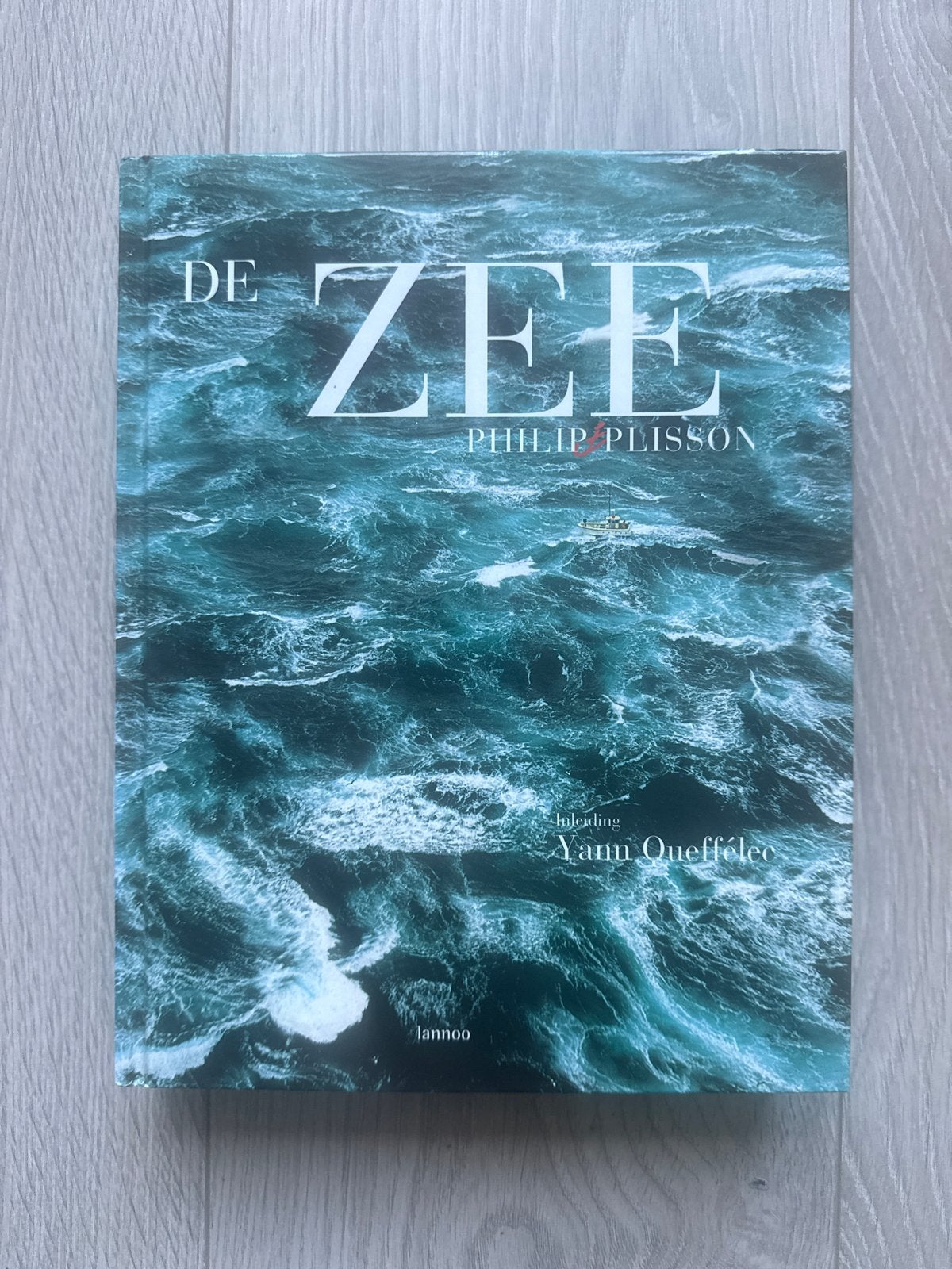 De Zee - Philip Plisson (Lannoo), Ophalen of Verzenden, Nieuw, Overige onderwerpen