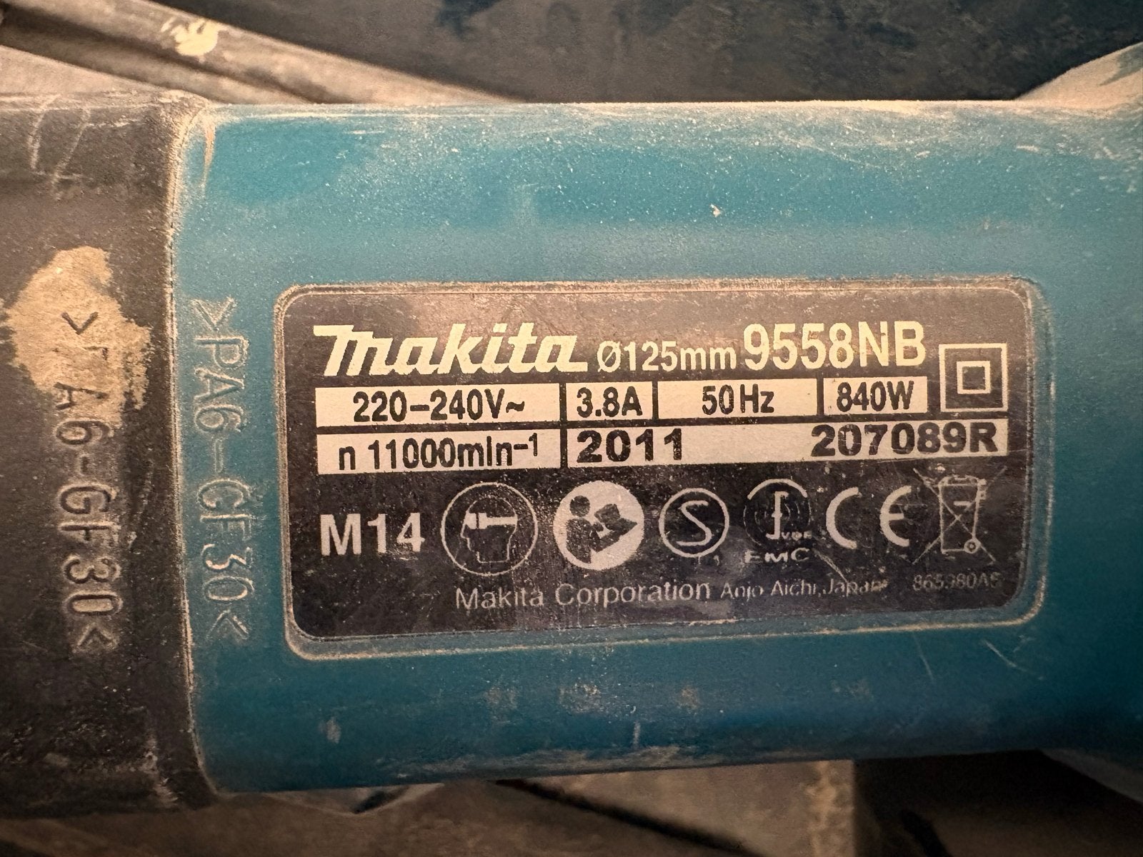 Makita 9558NB Haakse Slijpmachine 840W - Gebruikt, Ophalen of Verzenden, Gebruikt, 700 tot 1000 watt, Haakse handslijpmachine