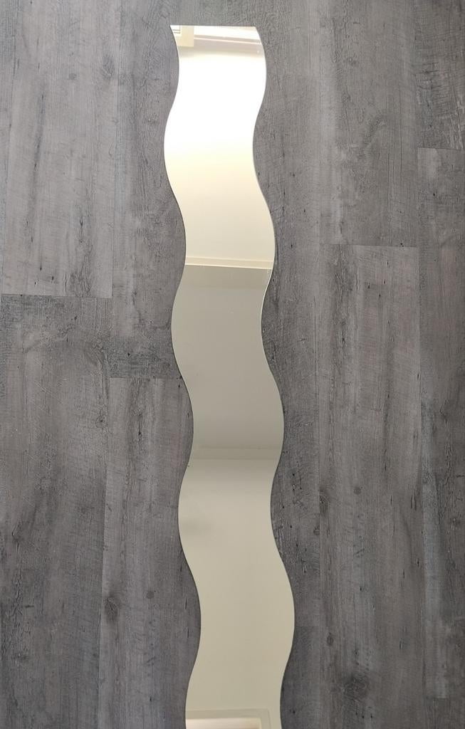 Wave spiegel 160 x 20 cm - Modern en decoratief, Huis en Inrichting, Woonaccessoires | Spiegels, Ophalen, Minder dan 50 cm, Zo goed als nieuw