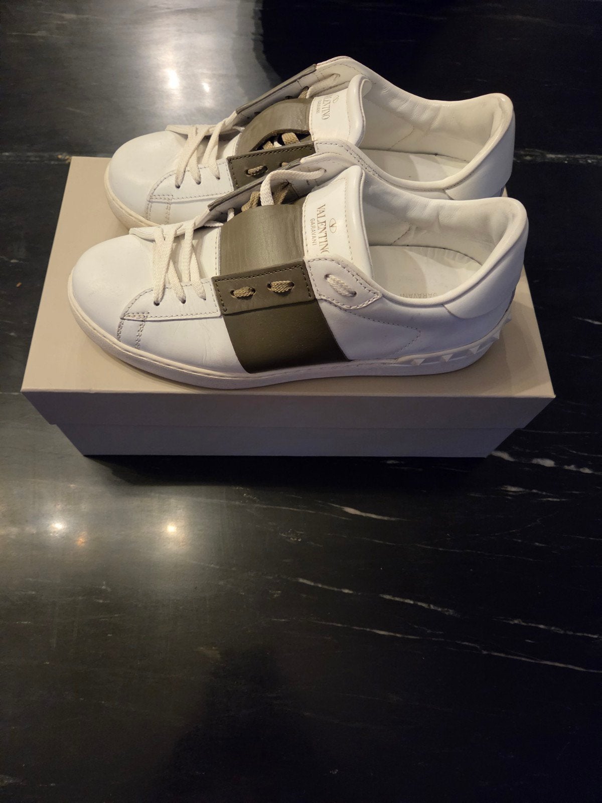 Valentino sneakers maat 40 origineel, Ophalen of Verzenden, Zo goed als nieuw