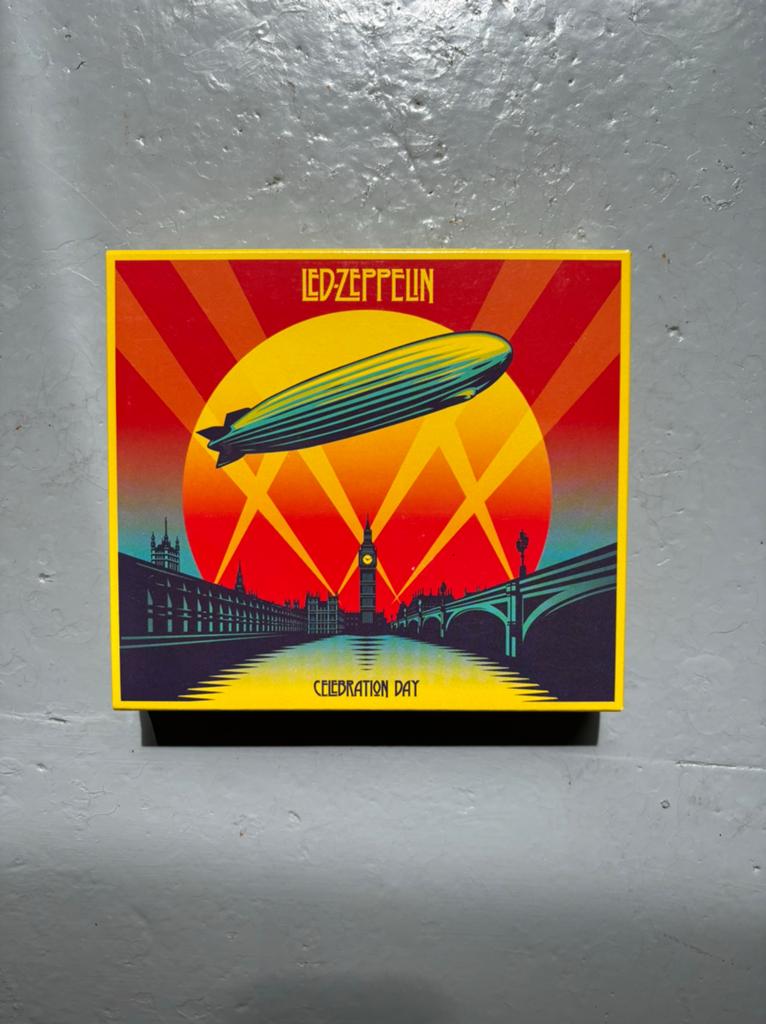 Led Zeppelin CD/DVD box Celebration Day near mint staat, Cd's en Dvd's, Cd's | Rock, Ophalen of Verzenden, Zo goed als nieuw, Poprock