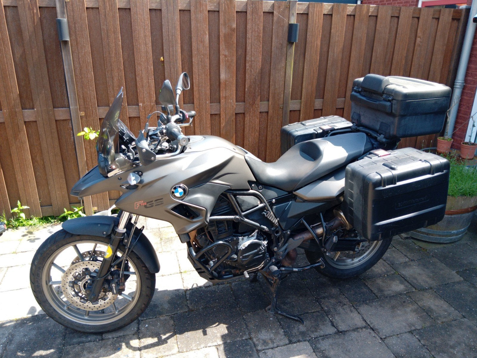 BMW F 700 GS - Avontuurlijke Toermotor met Koffers