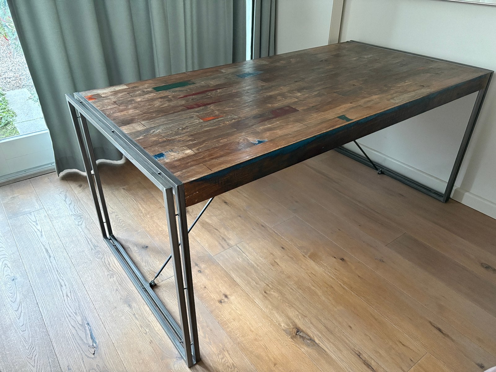 Eettafel met houten blad en metalen onderframe, Ophalen, 50 tot 100 cm, Zo goed als nieuw, 150 tot 200 cm