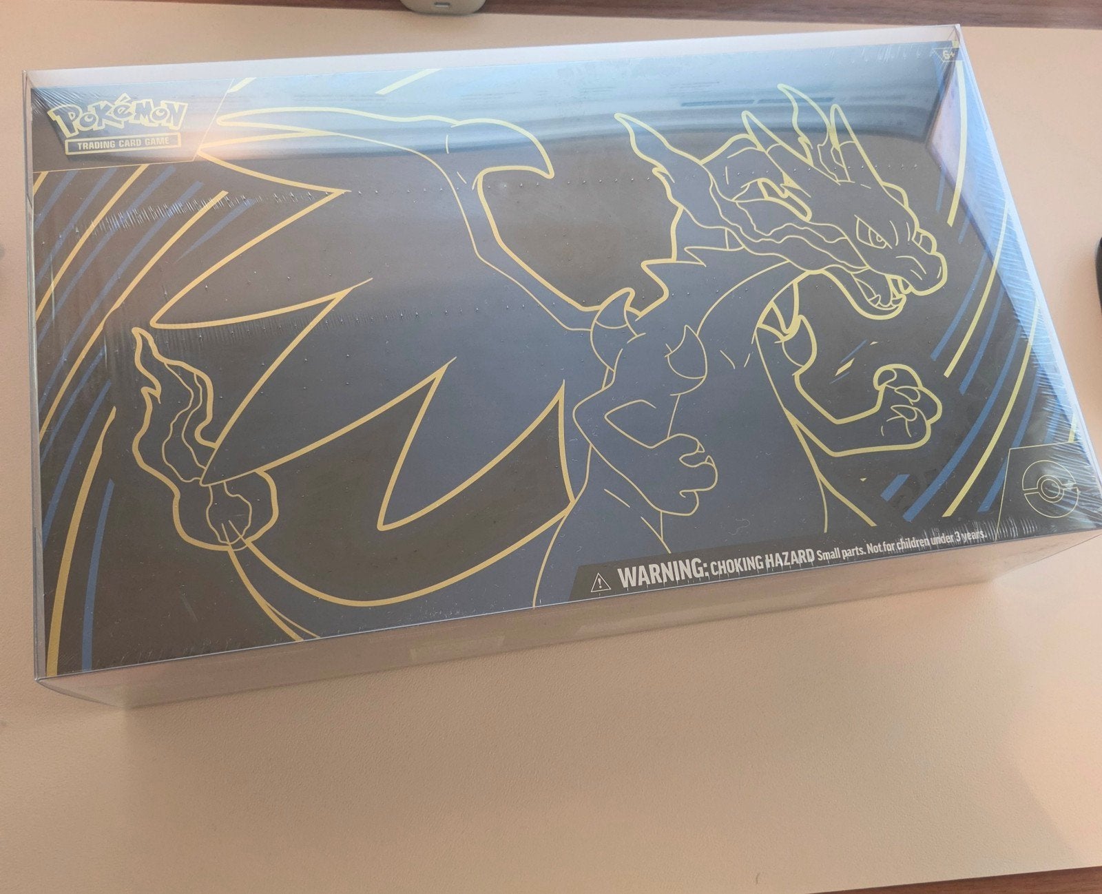Pokémon Charizard UPC Ultra Premium Collection Box, Hobby en Vrije tijd, Ophalen of Verzenden, Nieuw, Overige typen