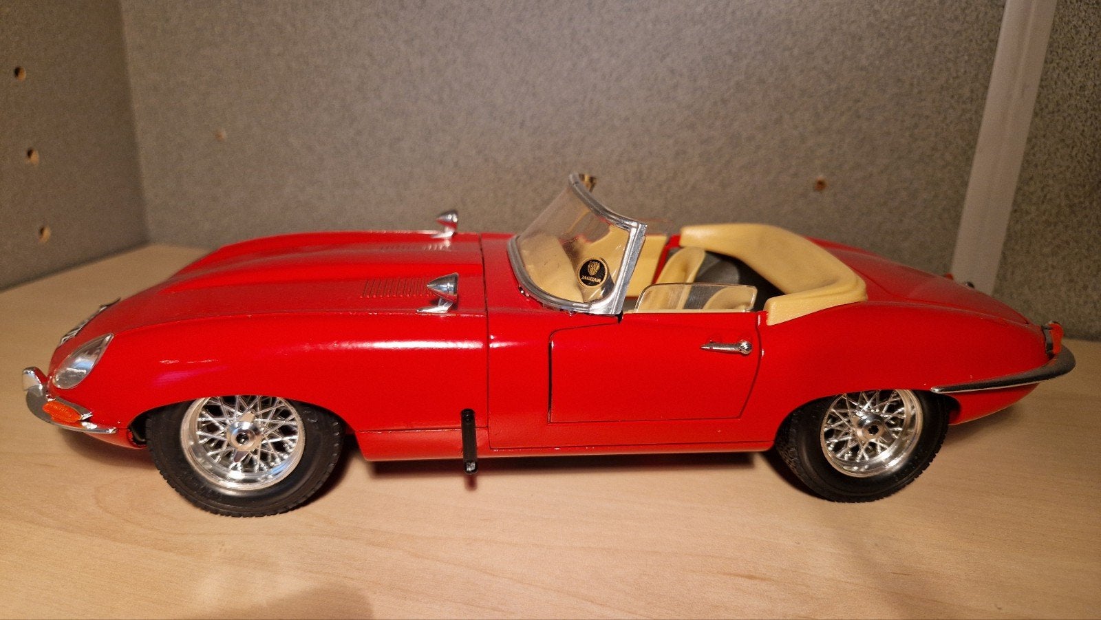 Jaguar E-Type Cabriolet Modelauto Rood - Gedetailleerd, Ophalen of Verzenden