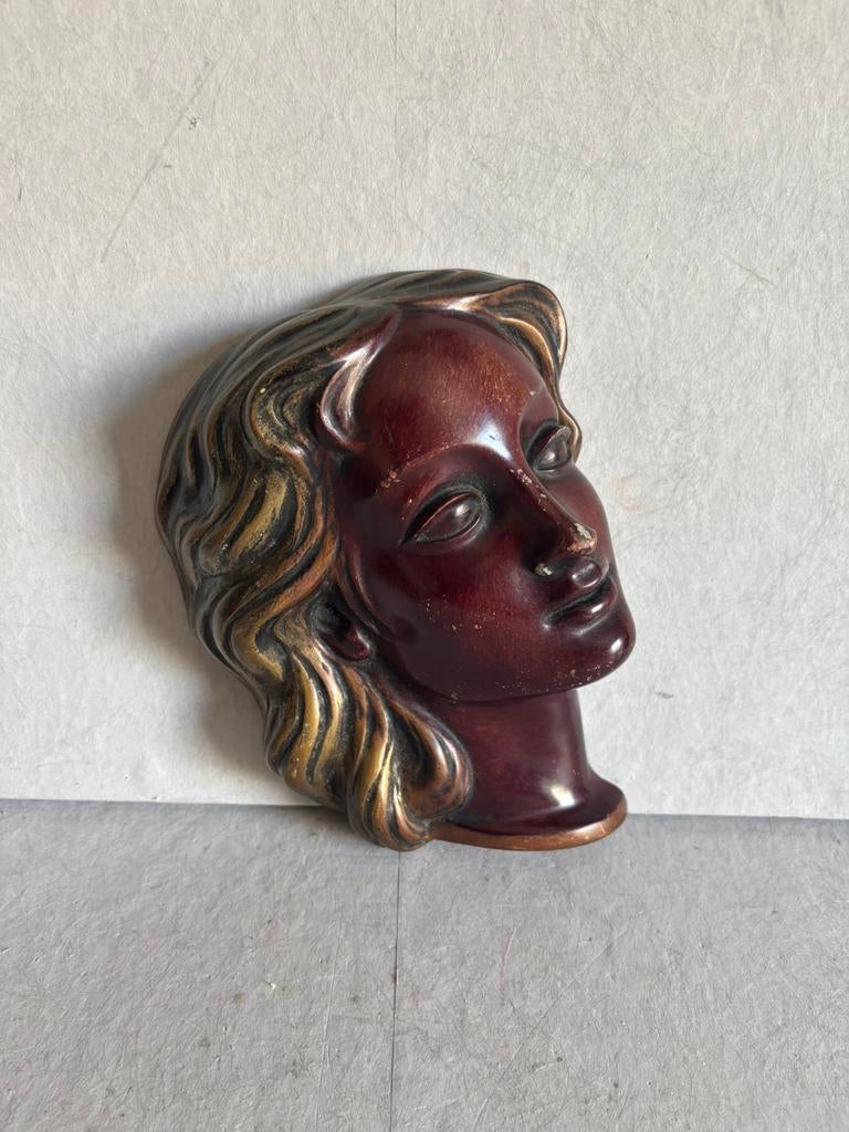 Vintage wandmasker van een vrouwenhoofd, Achatit Werkstätten, Antiek en Kunst, Kunst | Beelden en Houtsnijwerken, Masker, Ophalen of Verzenden